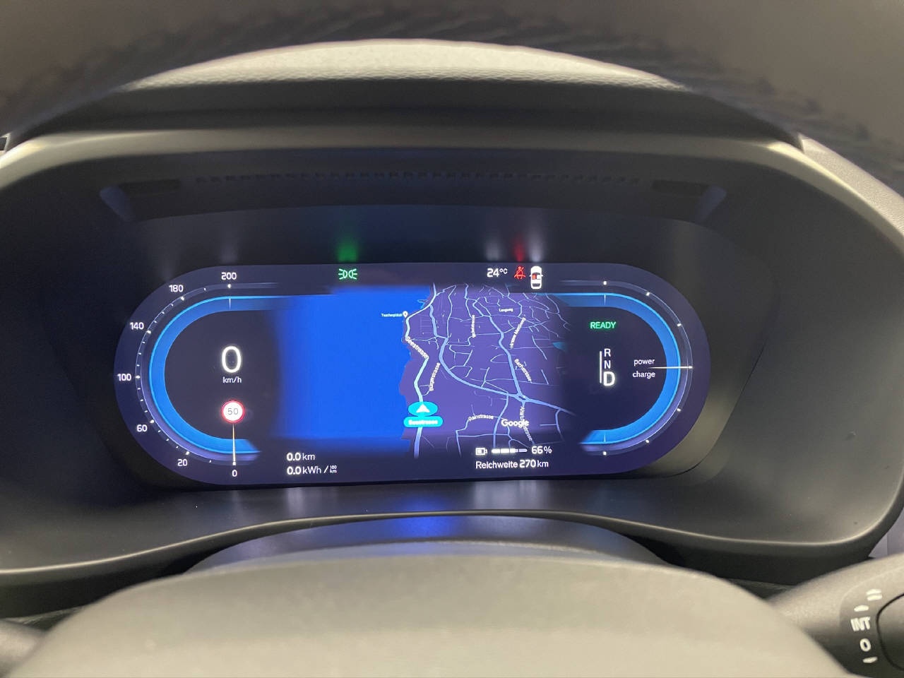 VOLVO XC40 E80 Twin Plus AWD-image-10