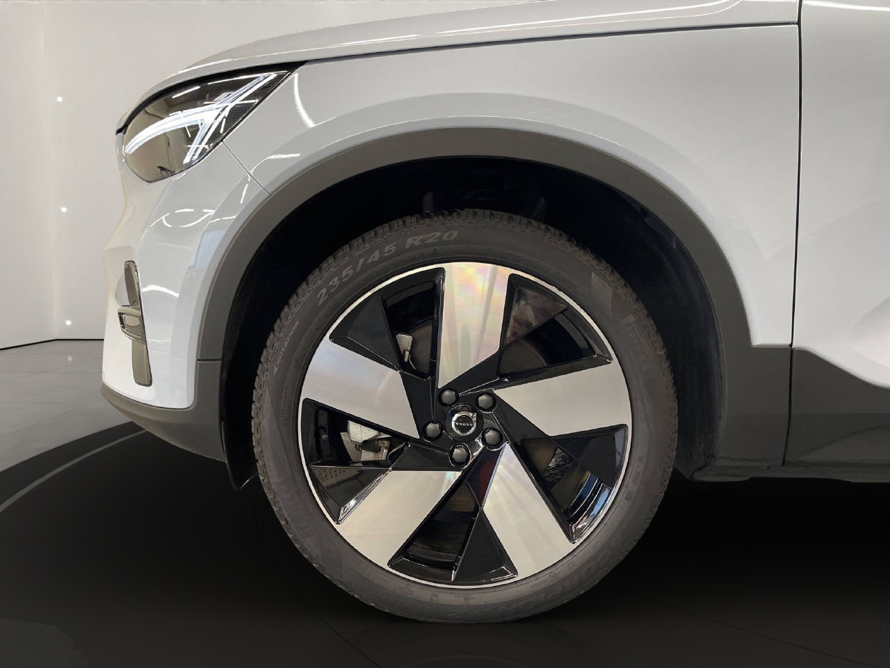 VOLVO XC40 E80 Twin Plus AWD-image-5