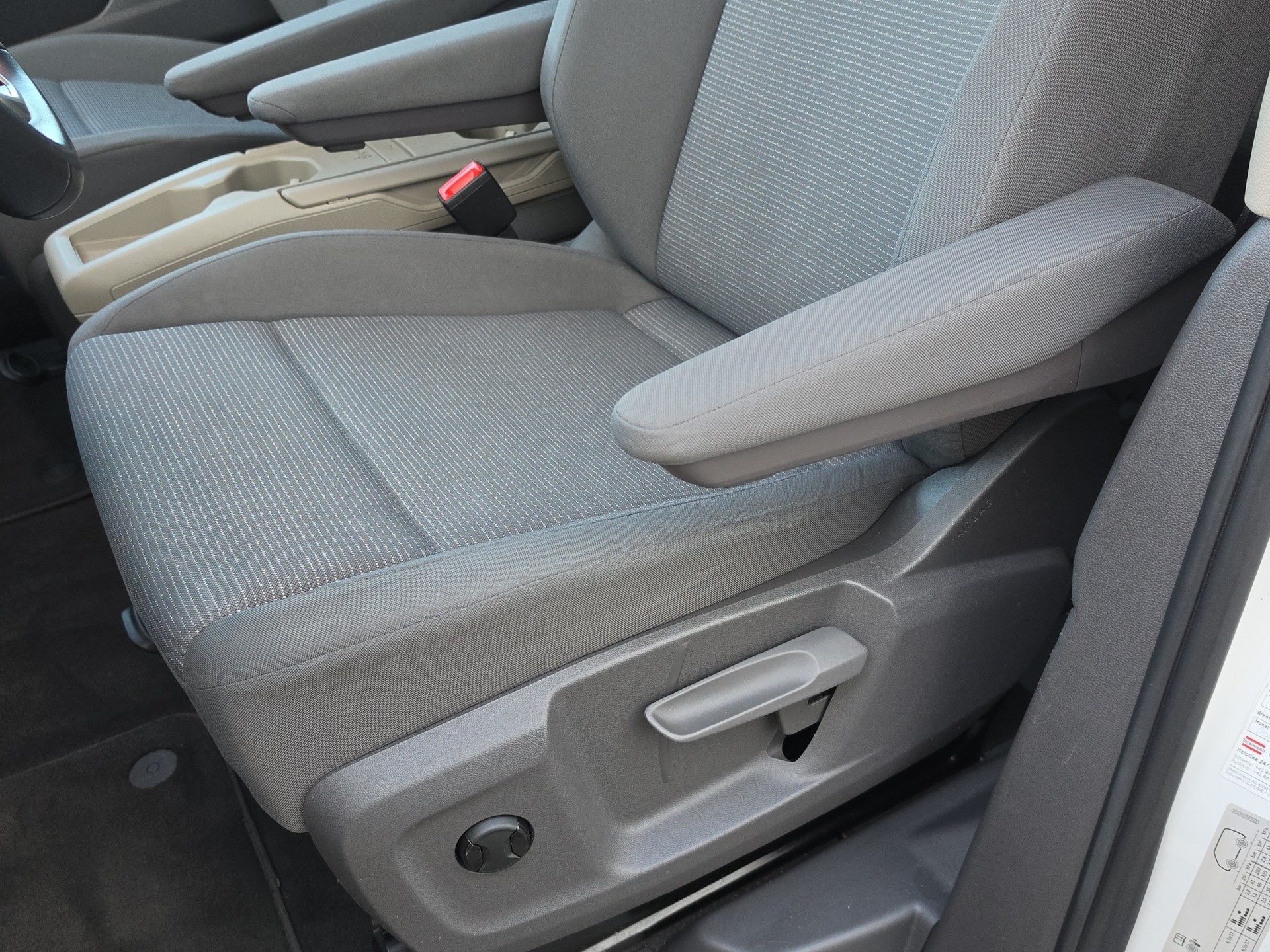 VW Multivan kurz 1.4 eHybrid Liberty DSG-image-15