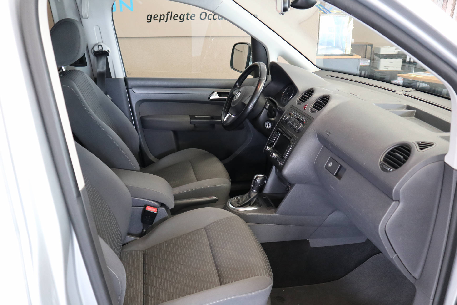 VW Caddy Maxi 2.0 TDI Comfortline DSG-image-6