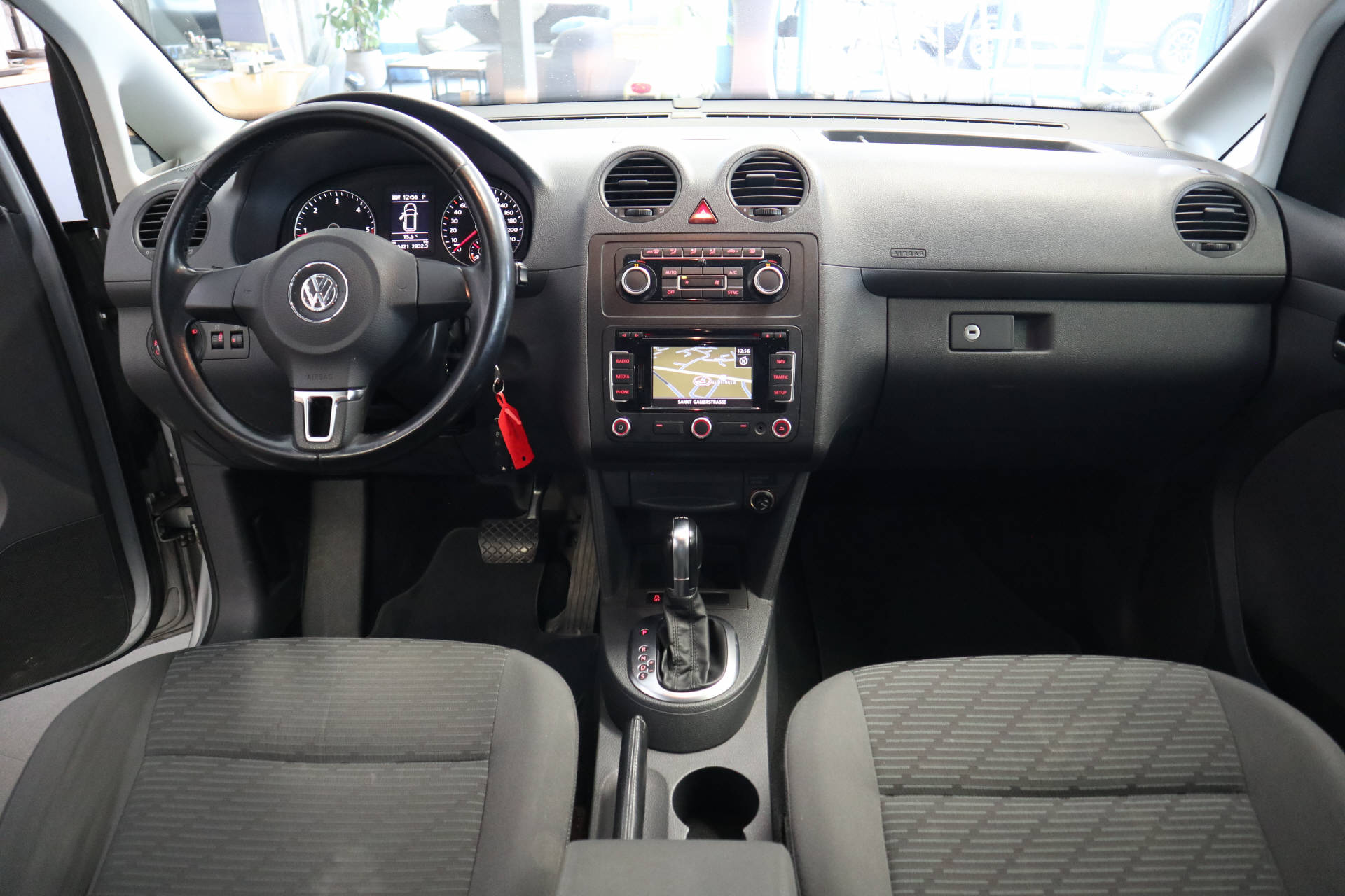 VW Caddy Maxi 2.0 TDI Comfortline DSG-image-13