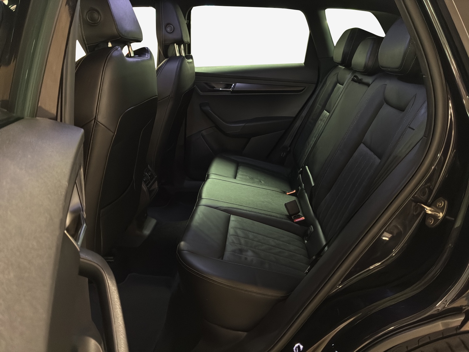 SKODA Karoq 2.0 TSI SportLine 4x4 DSG-image-11