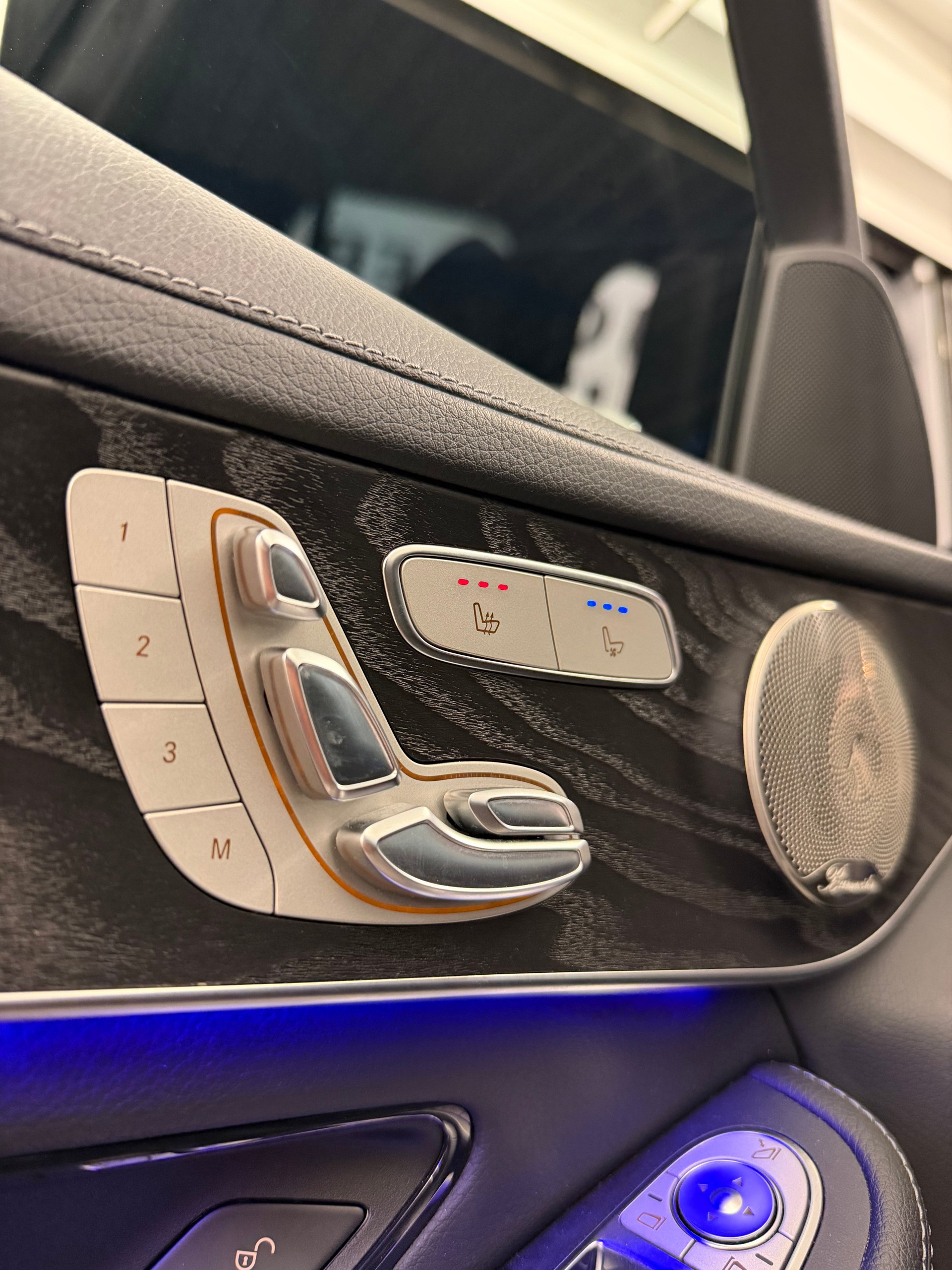 MERCEDES-BENZ GLC 300 AMG Line 4m-image-15