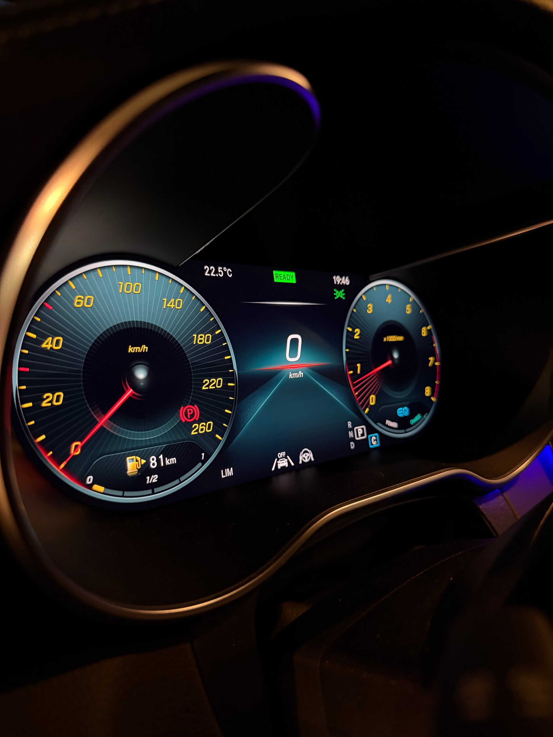 MERCEDES-BENZ GLC 300 AMG Line 4m-image-14