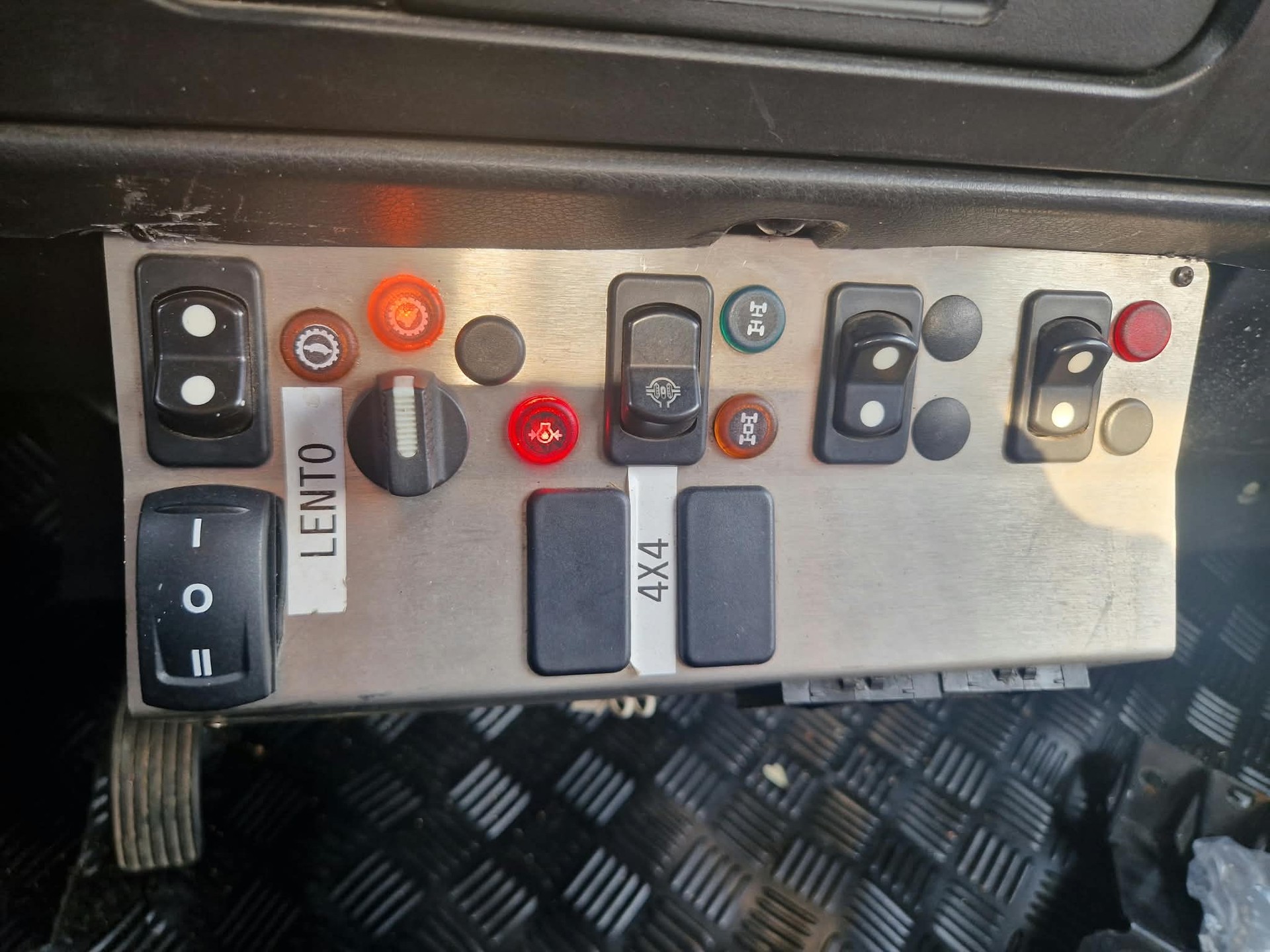 IVECO DURSO PVI-41 VM/L - Ponte Ribaltabile 3 Lati in Alluminio con Soprasponde in Rete Zincata, Doppi Gancio di Traino KG. 3500-image-12