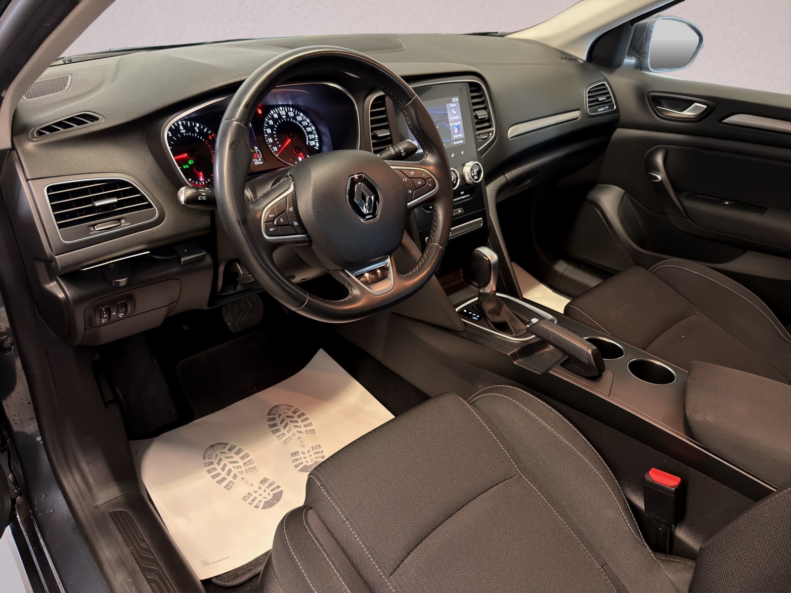 RENAULT Mégane Grandtour 1.3 16V Turbo Zen EDC-image-7