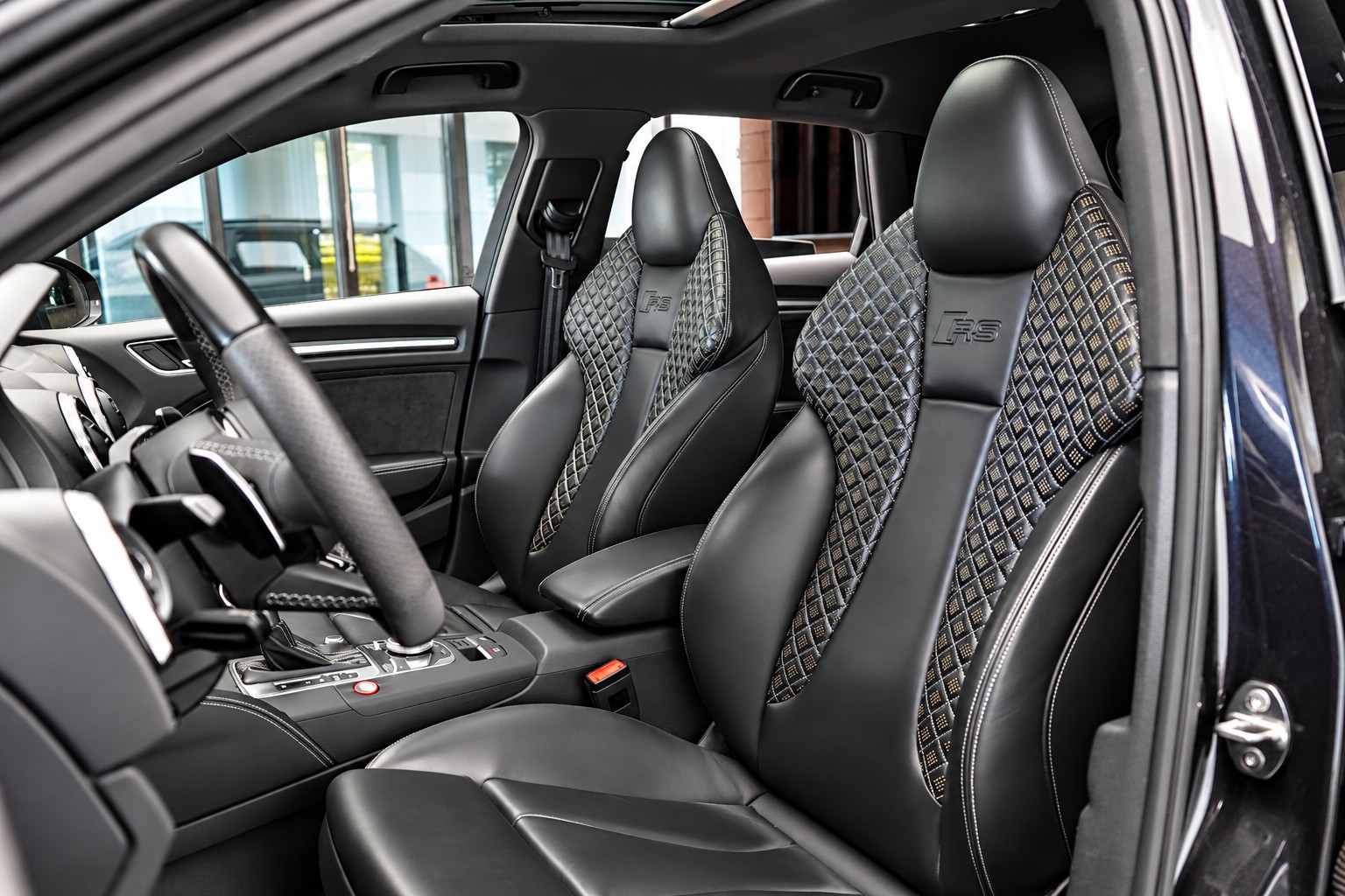 AUDI RS3 Sportback 2.5 TSI quattro APR | KW | Maxton | Pano | Audi Exklusive-image-7