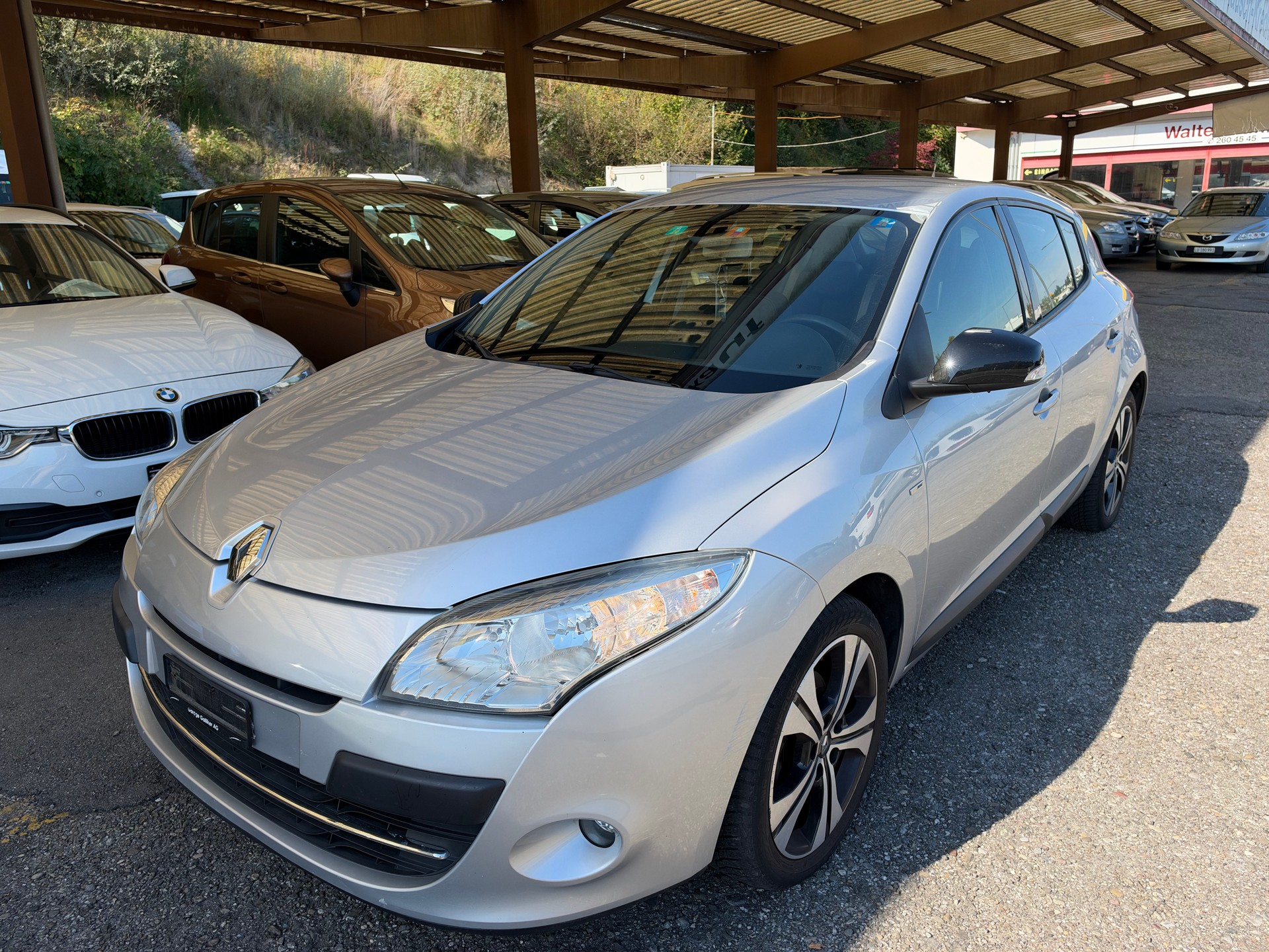 RENAULT Mégane 1.4 16V Turbo Bose-image-1