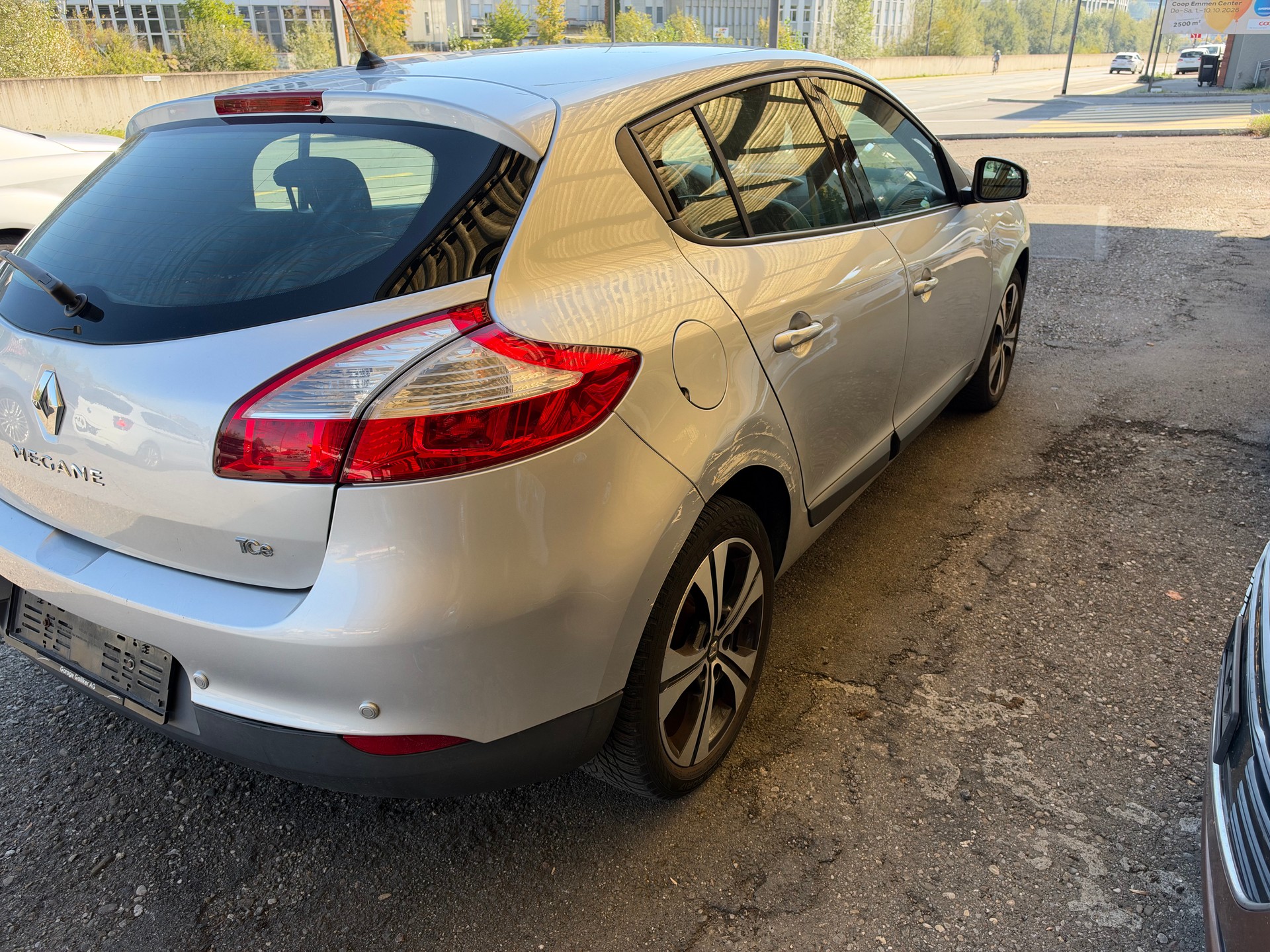 RENAULT Mégane 1.4 16V Turbo Bose-image-6