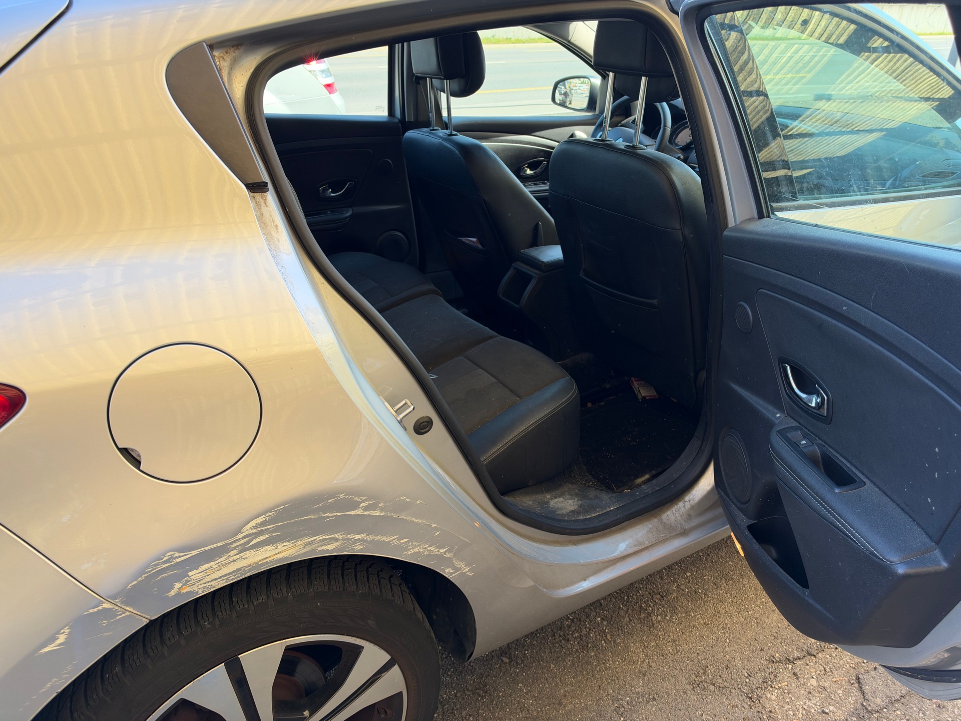 RENAULT Mégane 1.4 16V Turbo Bose-image-11