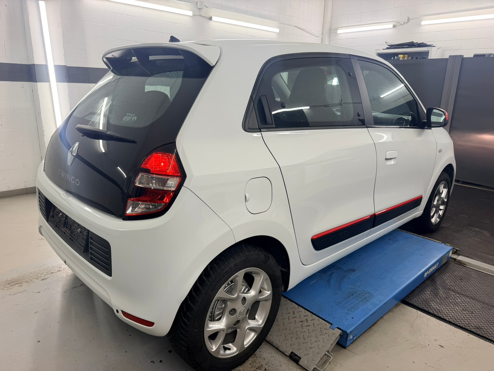 RENAULT Twingo 0.9 Swiss Edition-image-3