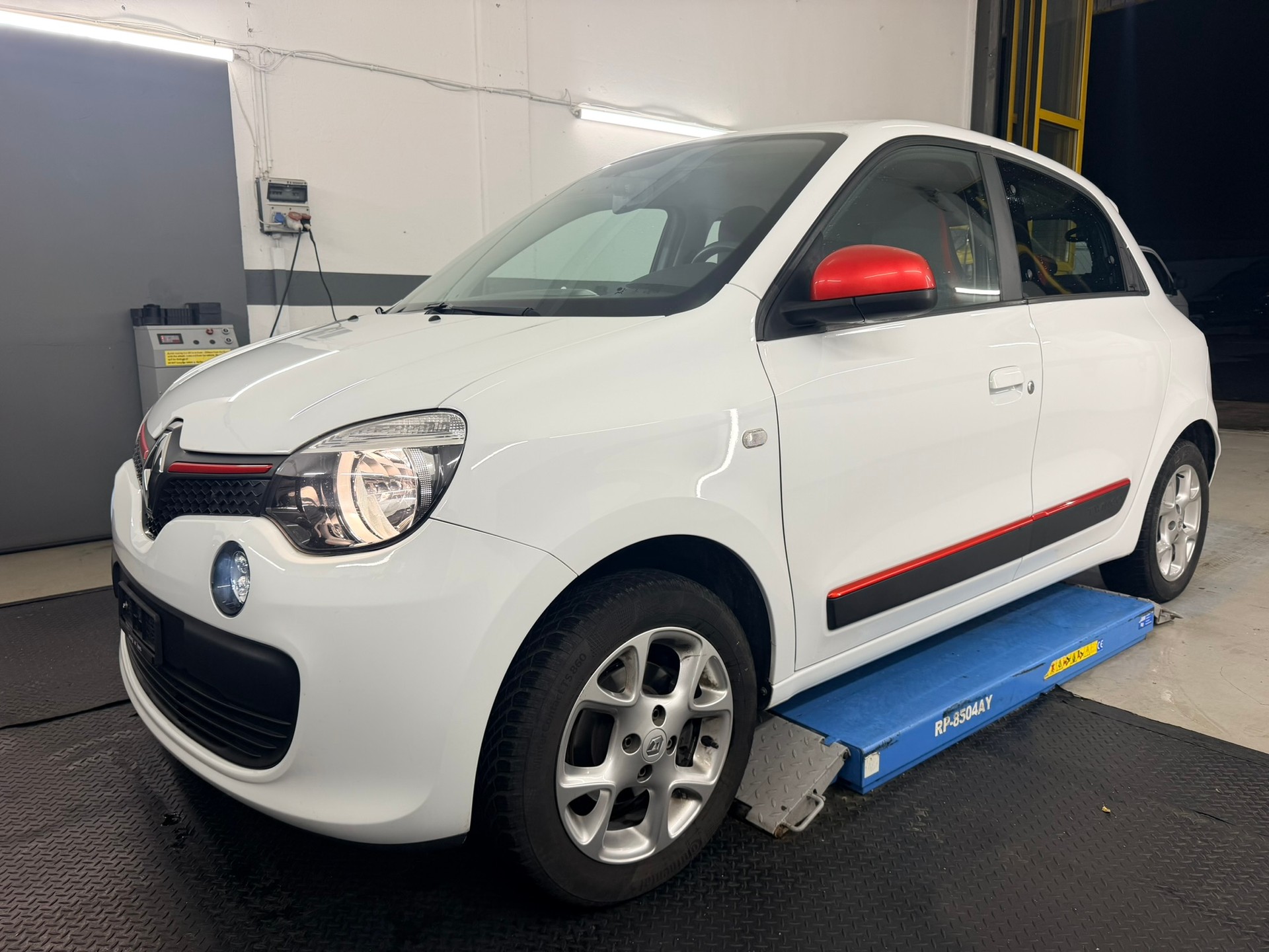 RENAULT Twingo 0.9 Swiss Edition-image-0