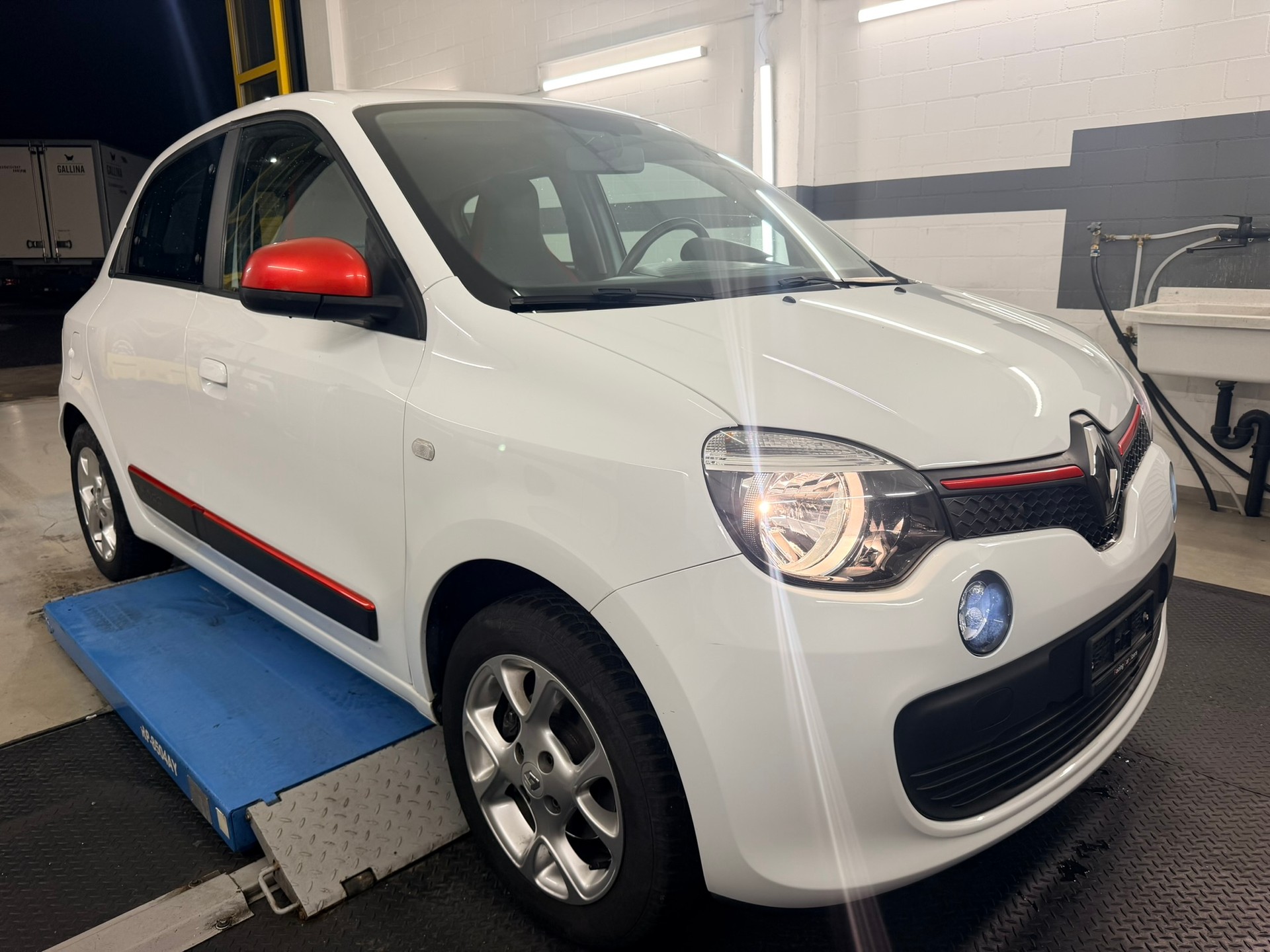 RENAULT Twingo 0.9 Swiss Edition-image-2