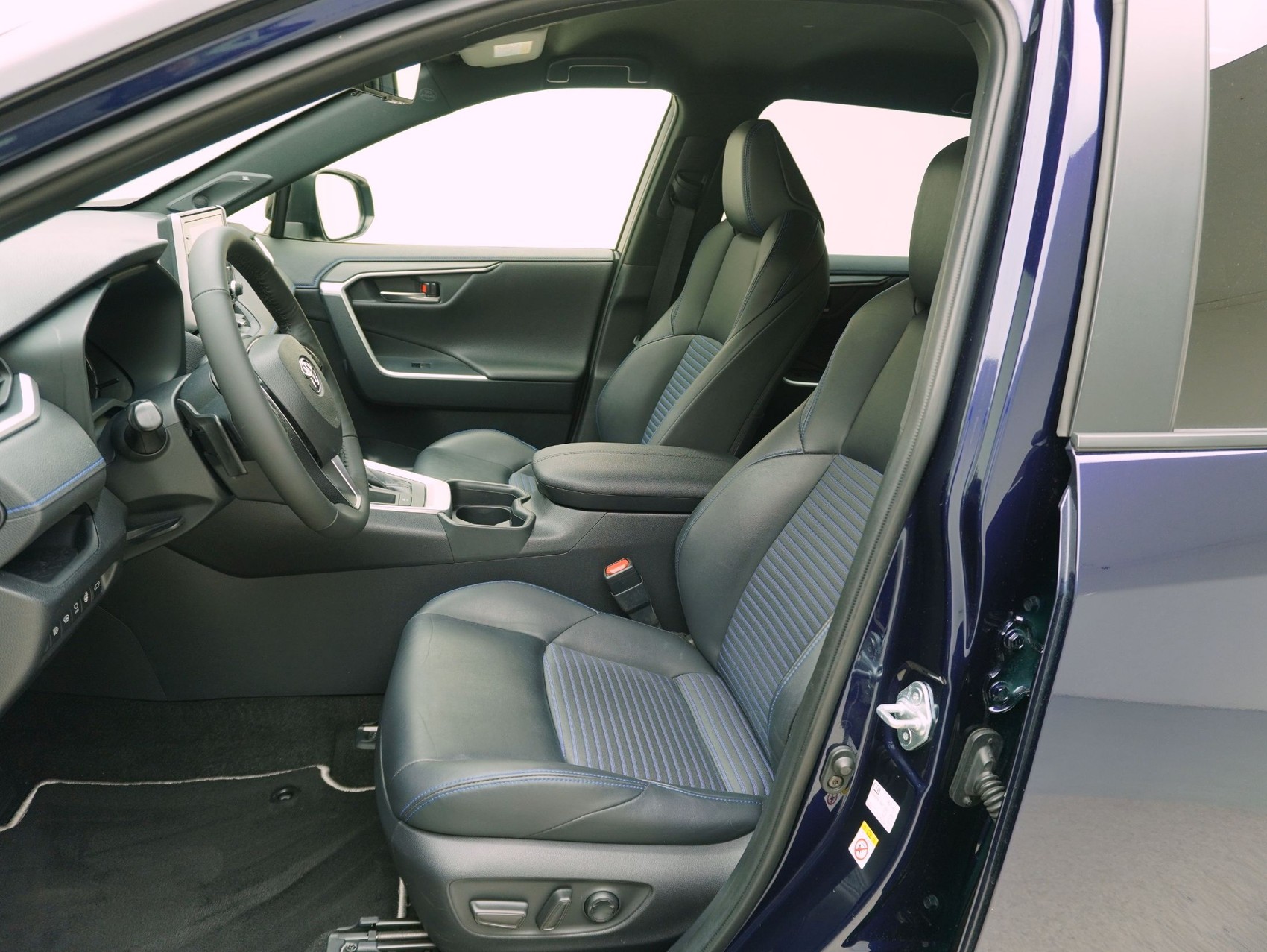 TOYOTA RAV4 2.5 HEV Style FWD-image-8