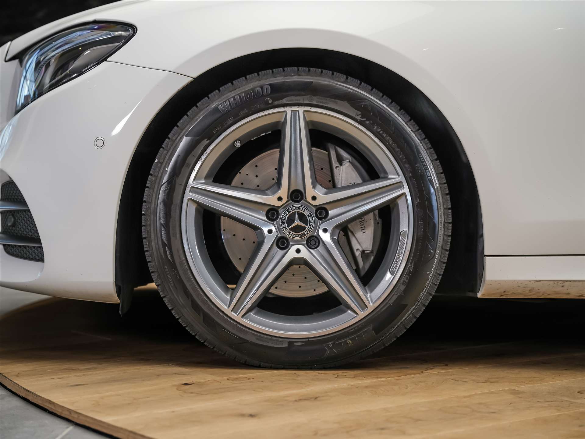 MERCEDES-BENZ E 220 d AMG Line 9G-Tronic *360° Kamera*Assistenten*Ambientebeleuchtung*-image-16