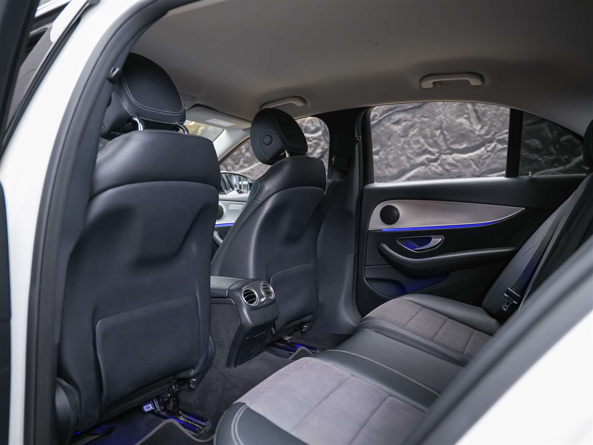 MERCEDES-BENZ E 220 d AMG Line 9G-Tronic *360° Kamera*Assistenten*Ambientebeleuchtung*-image-11