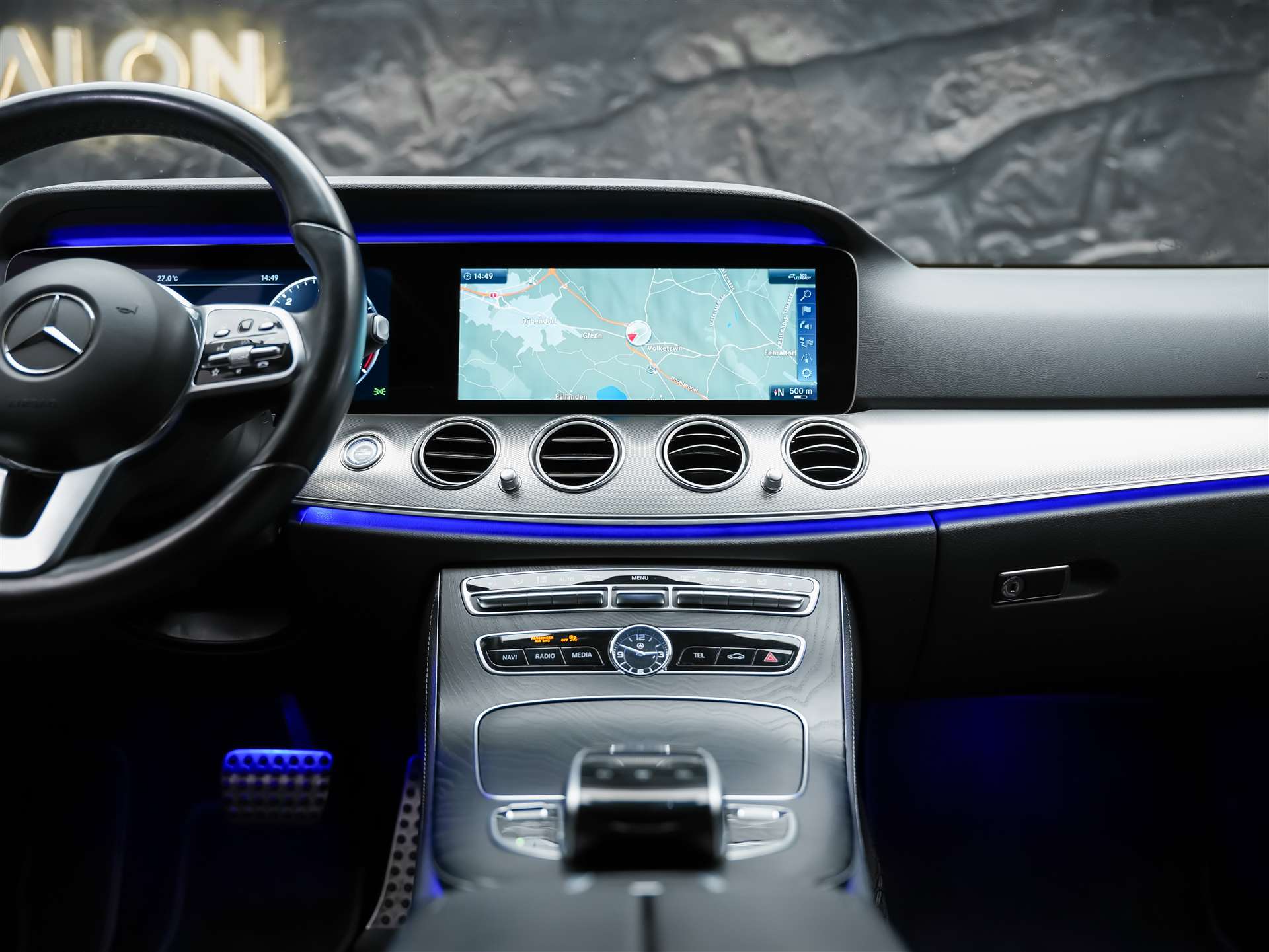 MERCEDES-BENZ E 220 d AMG Line 9G-Tronic *360° Kamera*Assistenten*Ambientebeleuchtung*-image-19