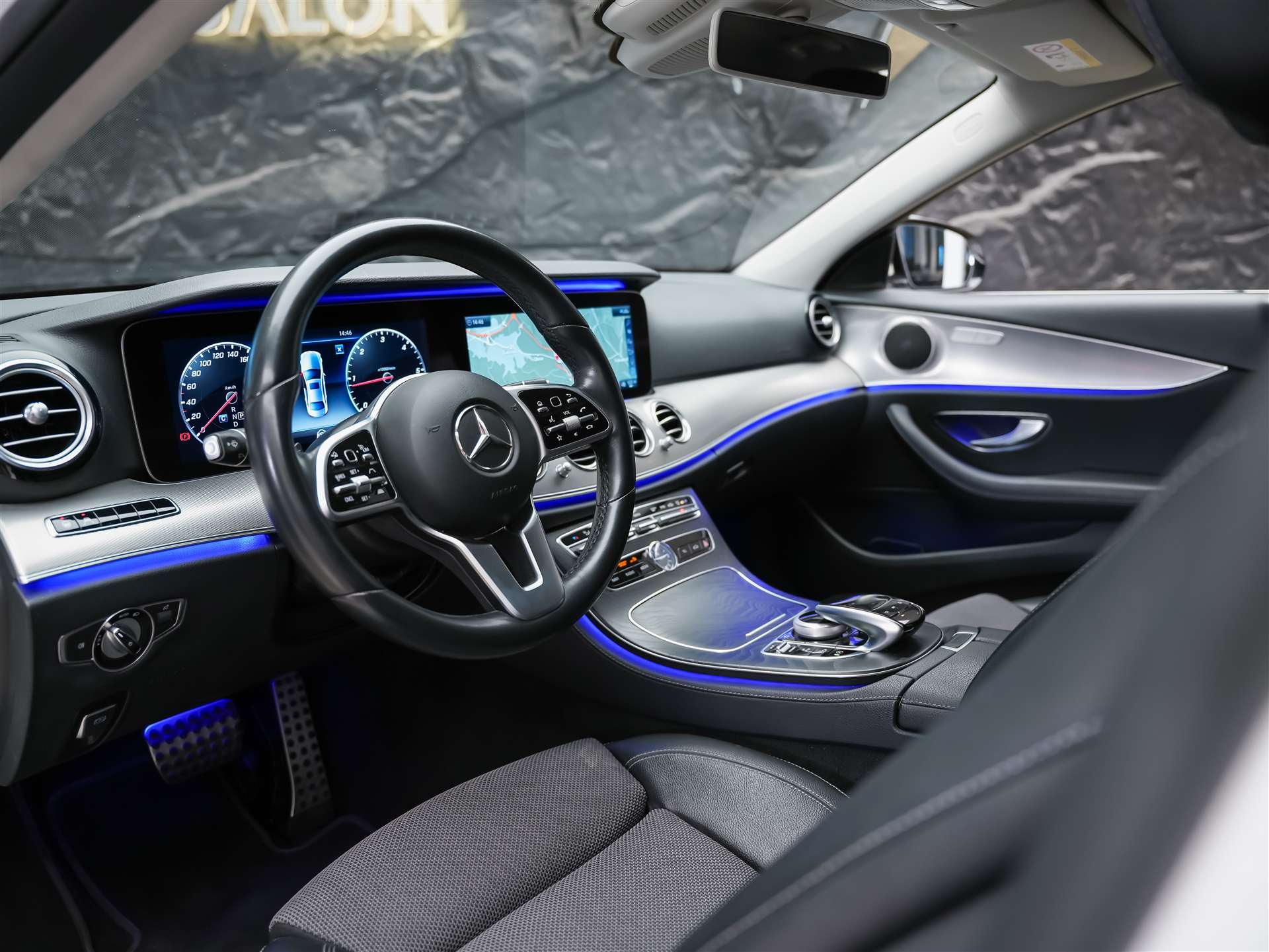 MERCEDES-BENZ E 220 d AMG Line 9G-Tronic *360° Kamera*Assistenten*Ambientebeleuchtung*-image-8