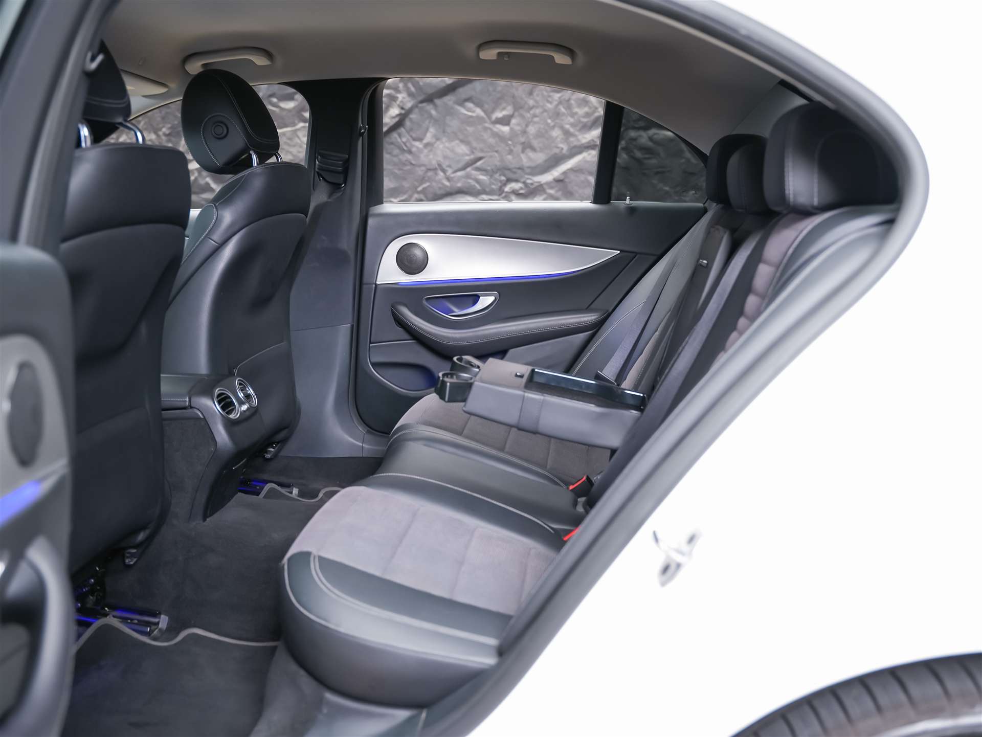 MERCEDES-BENZ E 220 d AMG Line 9G-Tronic *360° Kamera*Assistenten*Ambientebeleuchtung*-image-13