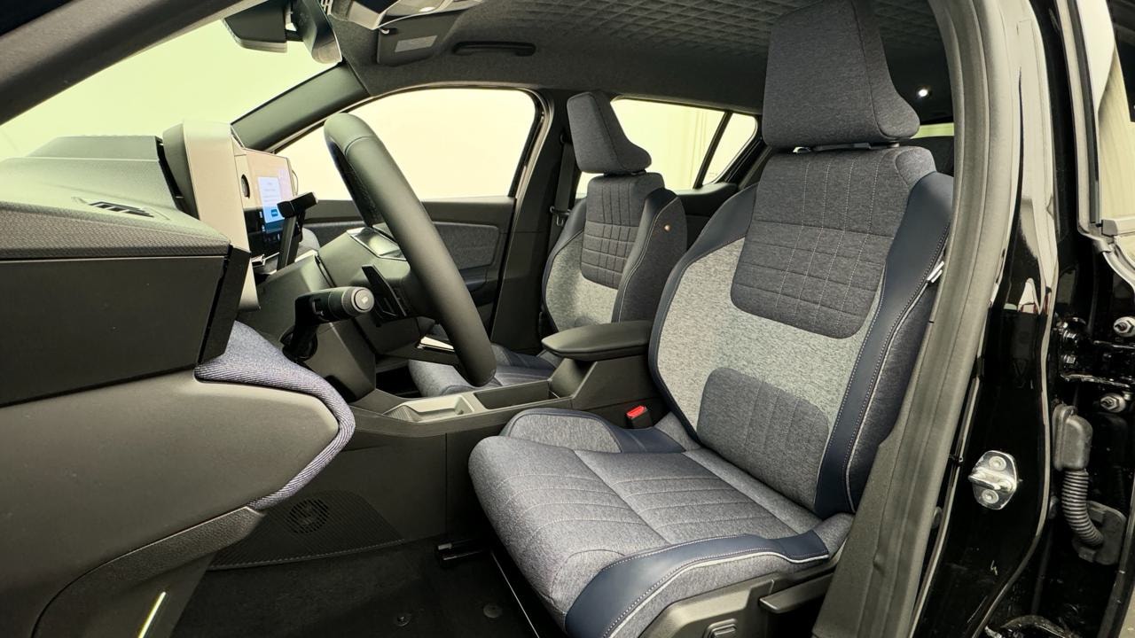 RENAULT R4 E-Tech Comfort Range 52 kWh Techno-image-4