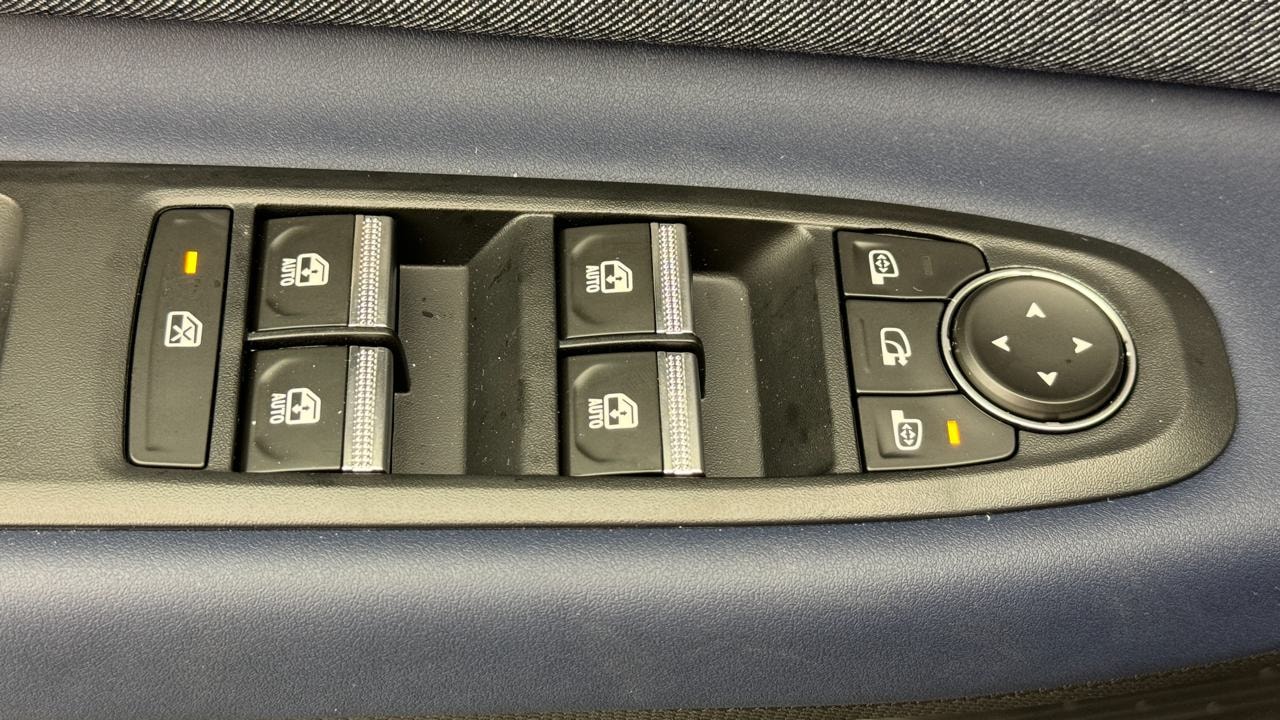 RENAULT R4 E-Tech Comfort Range 52 kWh Techno-image-8