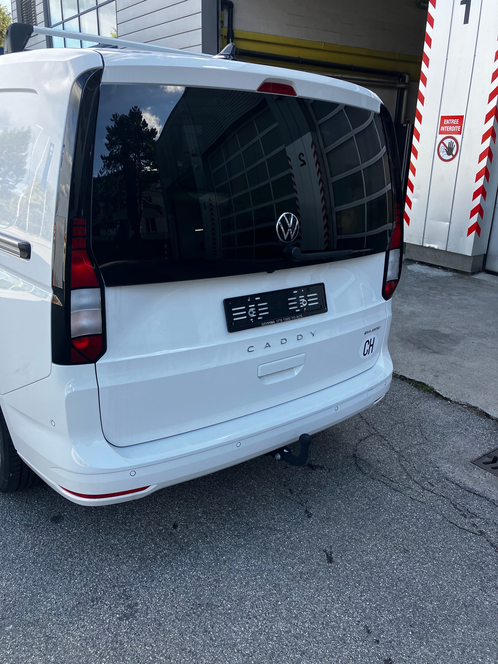 VW Caddy Cargo 1.5 TSI Plug in Hybrid DSG Maxi Entry-image-9