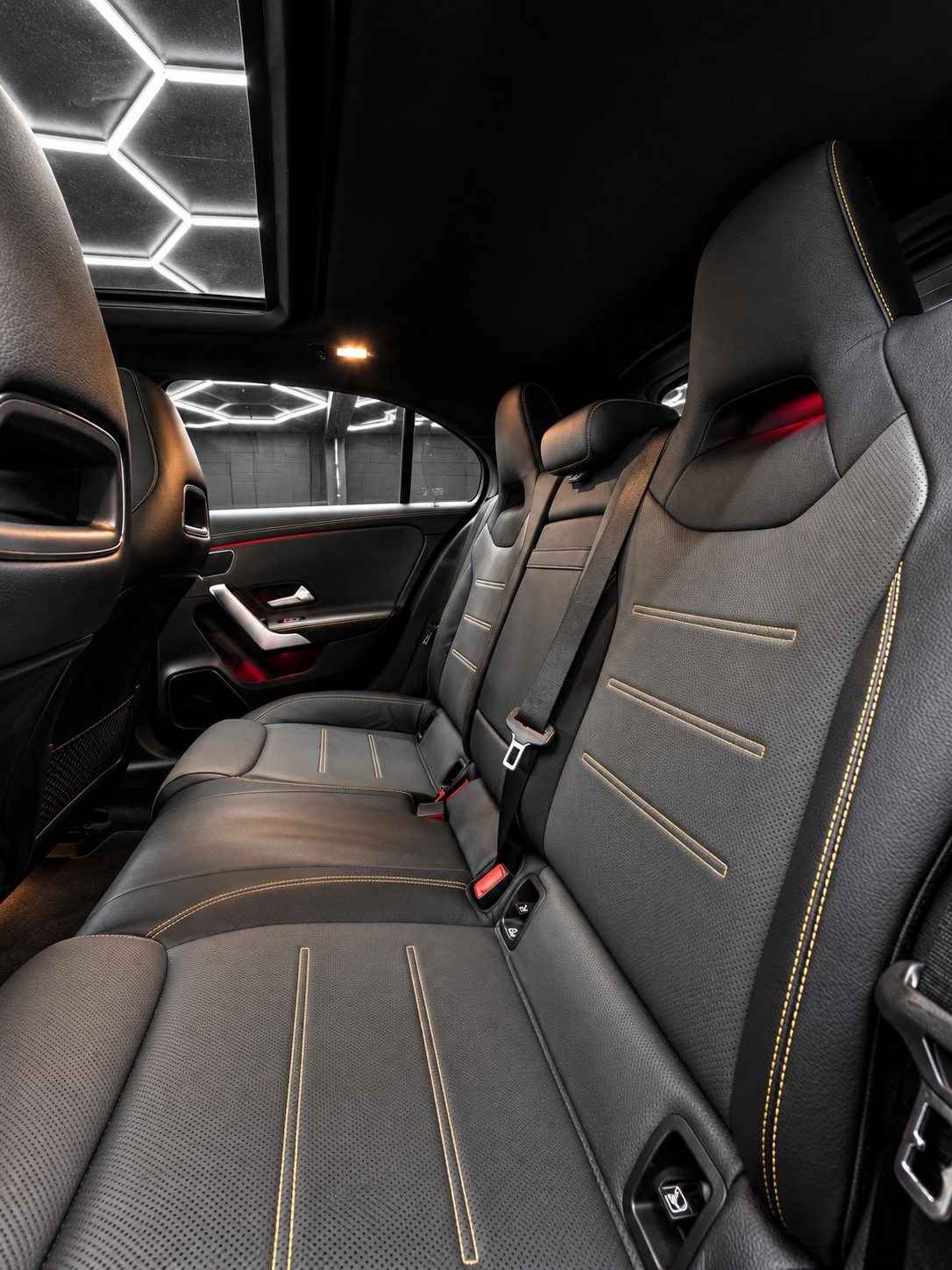MERCEDES-BENZ A 45 S AMG 4Matic+ Edition 1 Speedshift-image-7