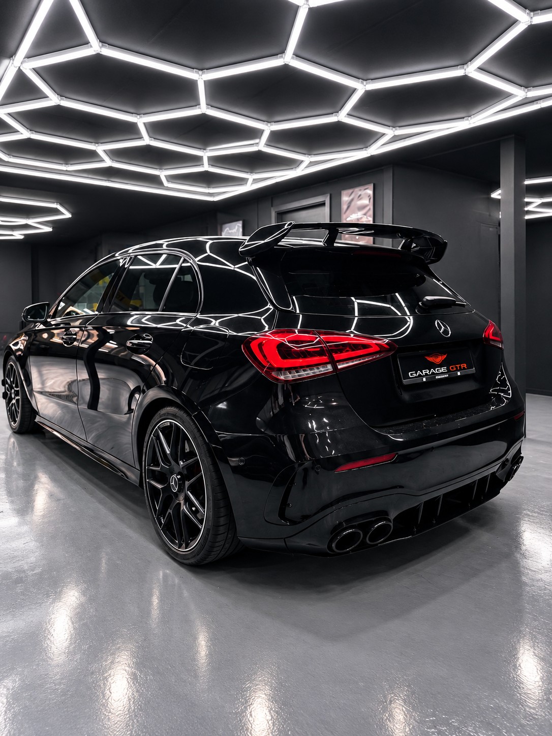 MERCEDES-BENZ A 45 S AMG 4Matic+ Edition 1 Speedshift-image-3