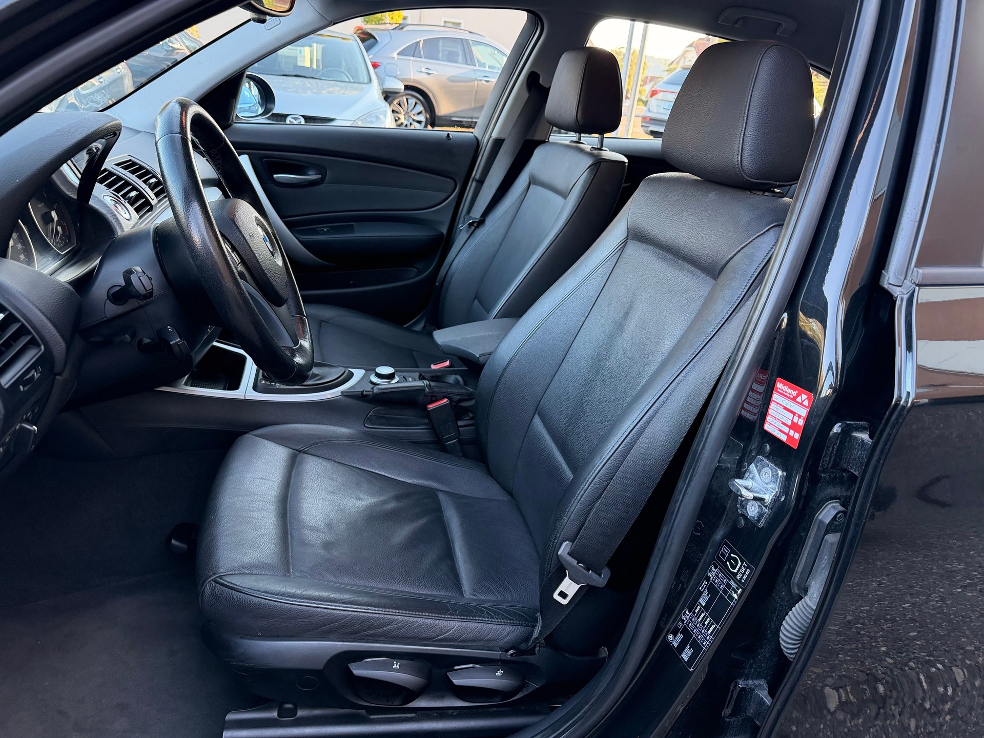 BMW 120i Steptronic-image-17