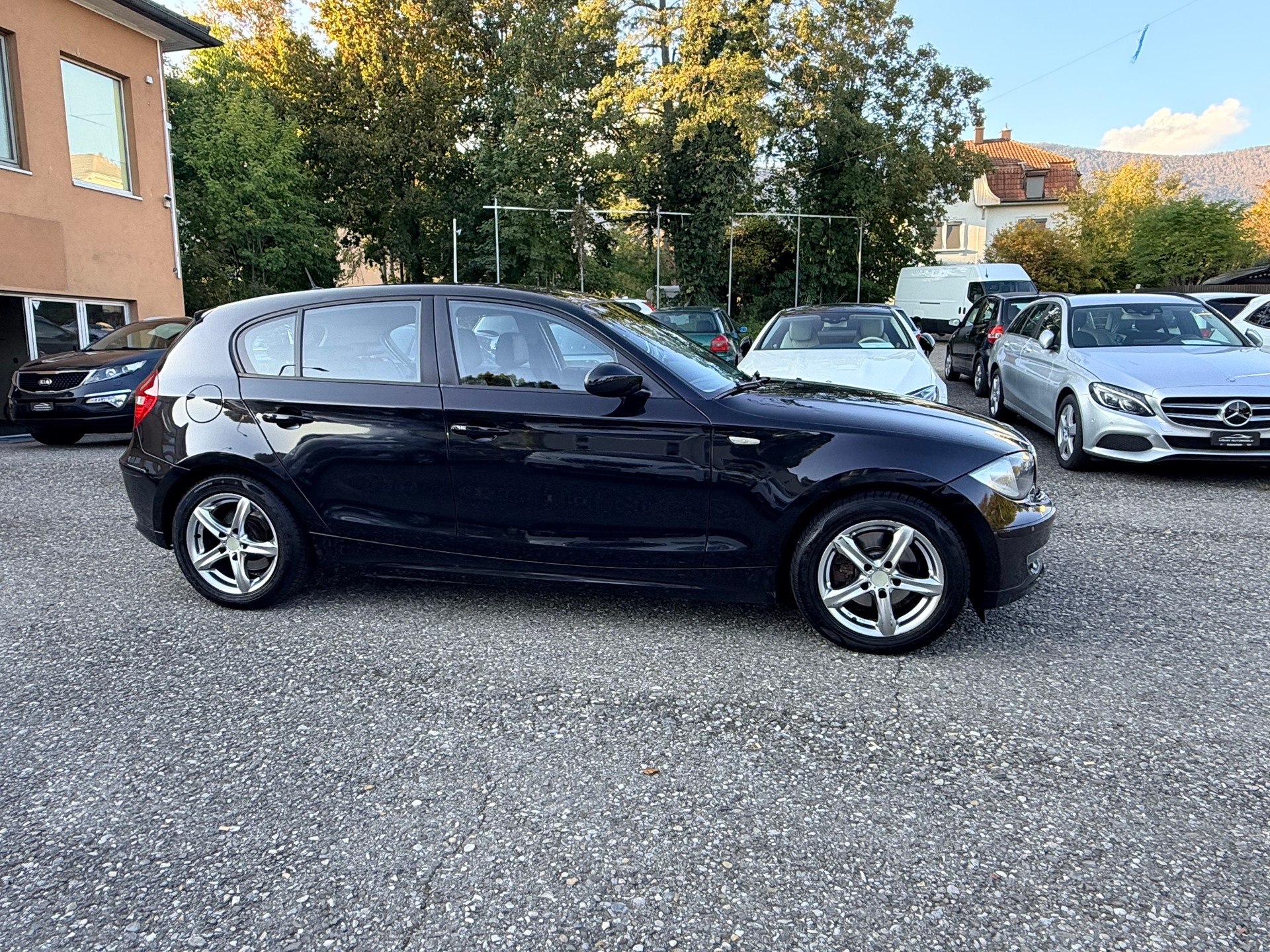 BMW 120i Steptronic-image-5