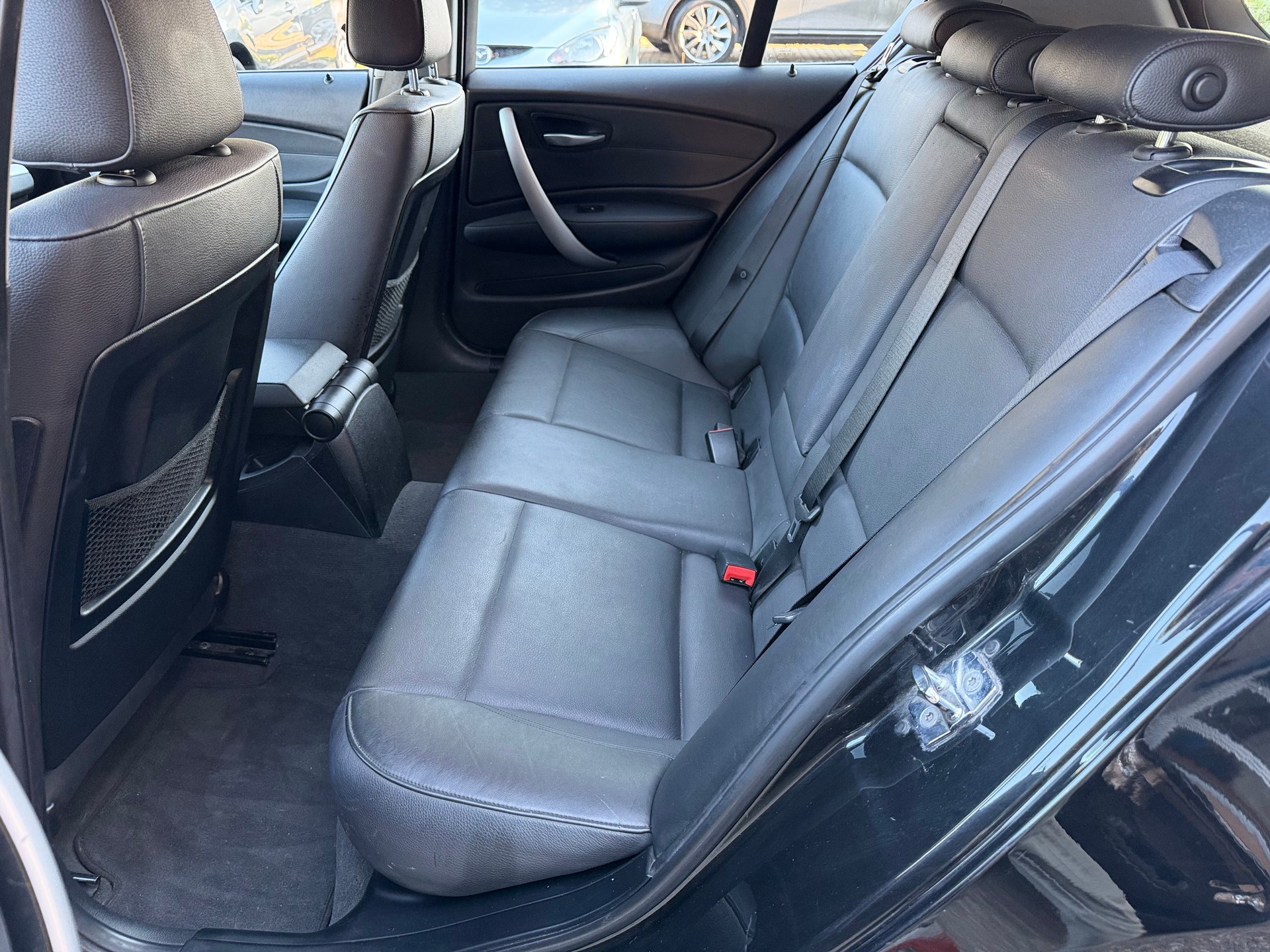 BMW 120i Steptronic-image-18