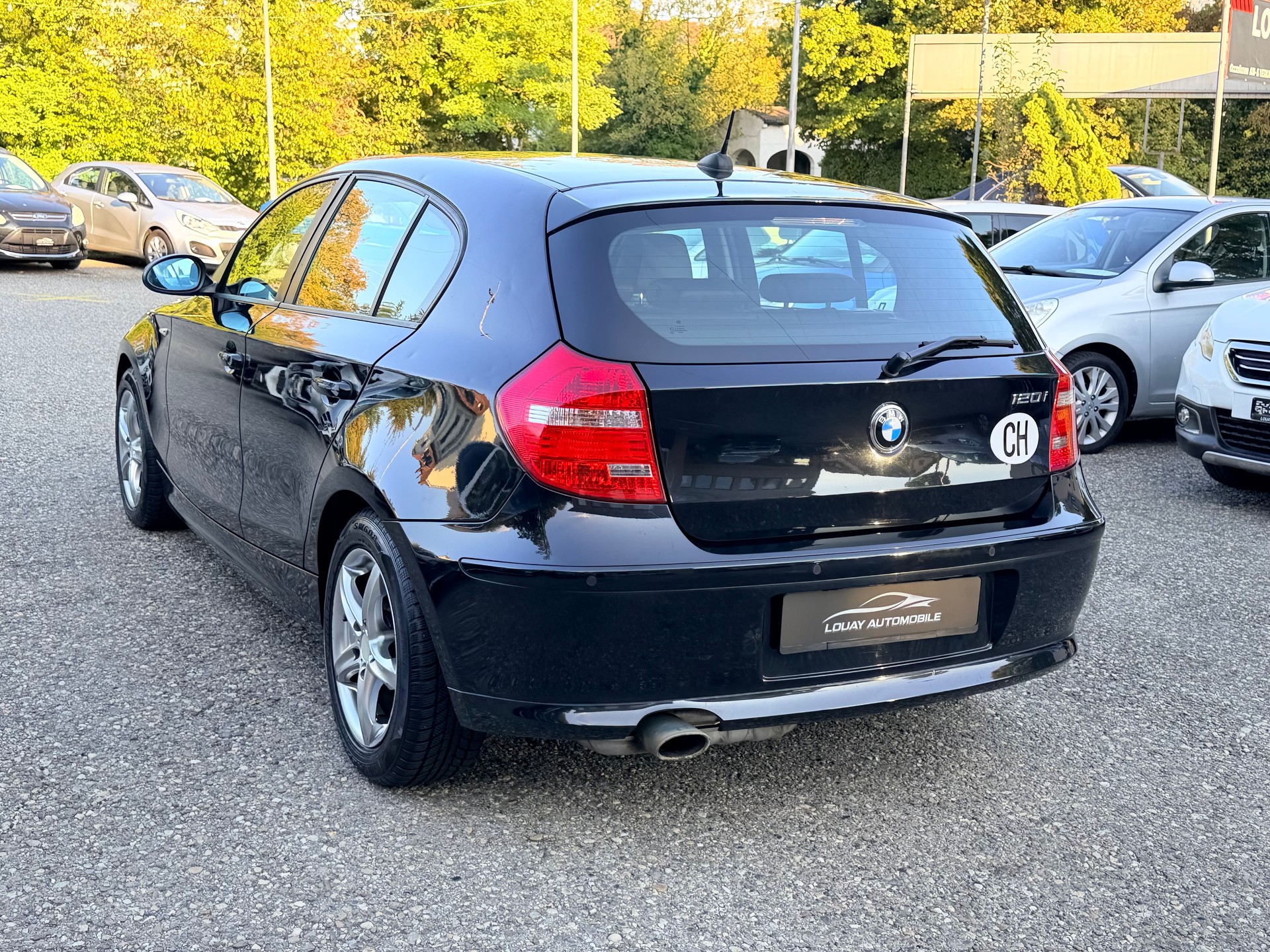 BMW 120i Steptronic-image-9