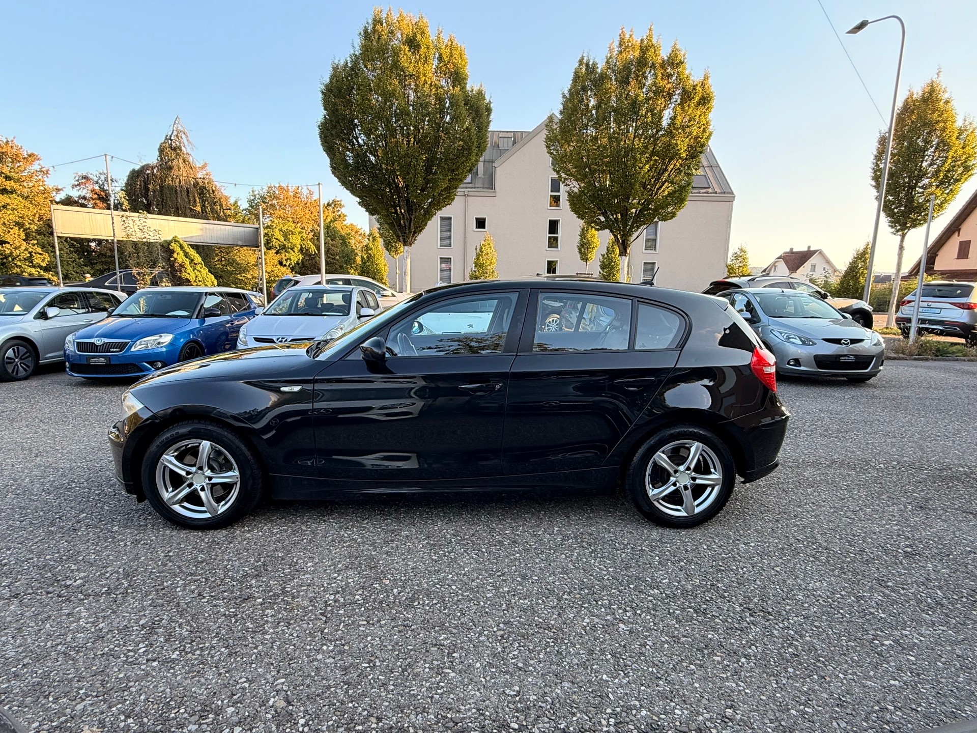 BMW 120i Steptronic-image-4