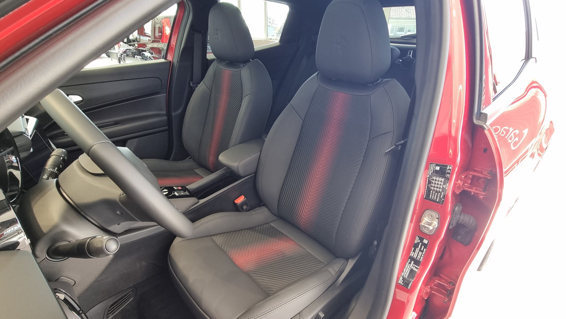 ALFA ROMEO Junior 1.2 TI Tech & Sky MY 26-image-17