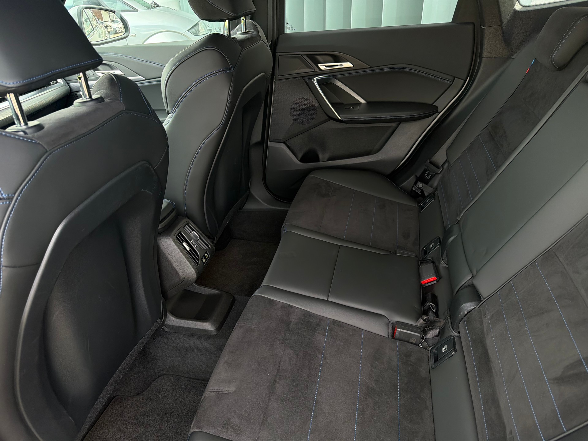 BMW X1 xDrive 20d 48V M Sport-image-17