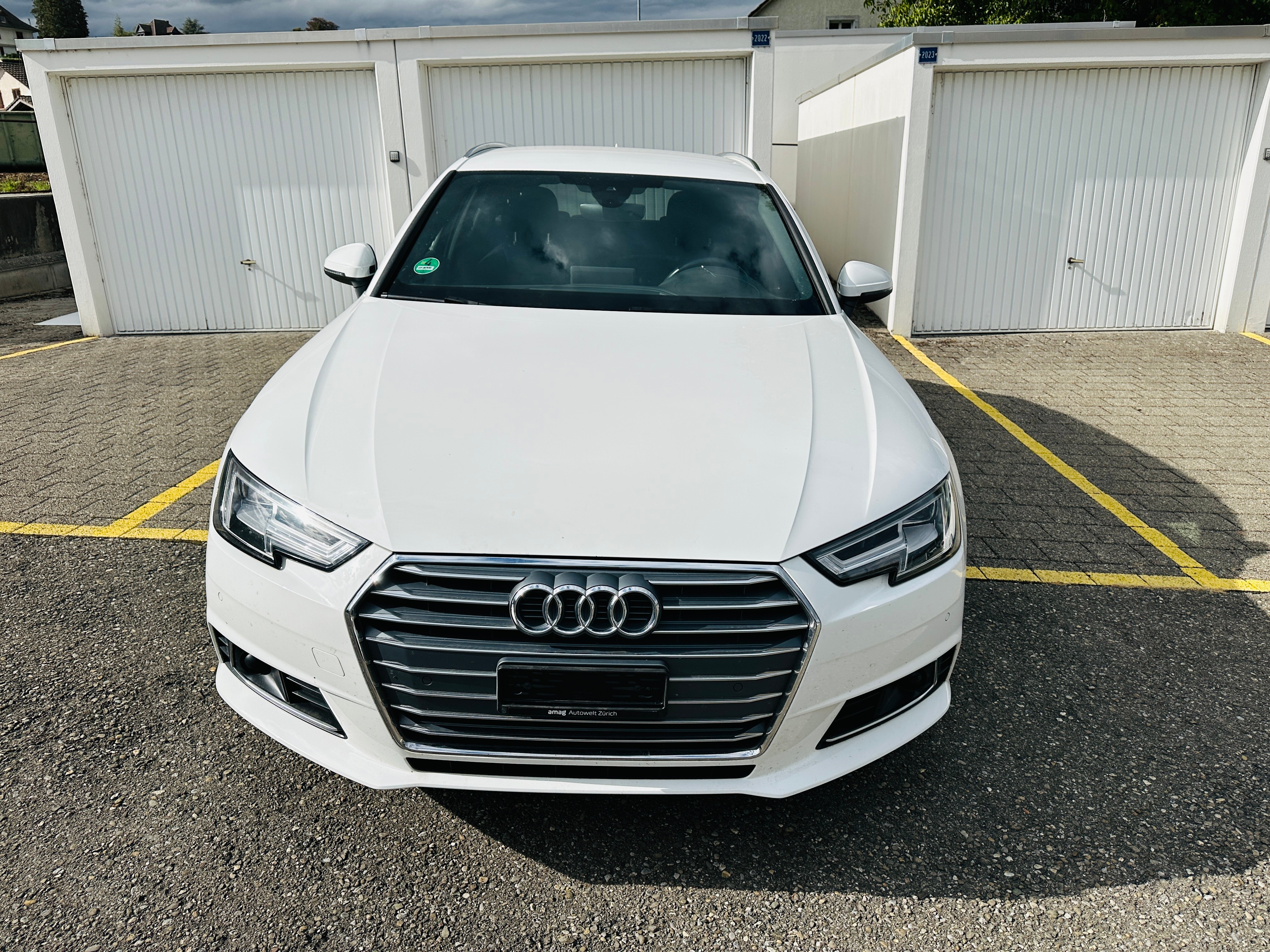 Car photo