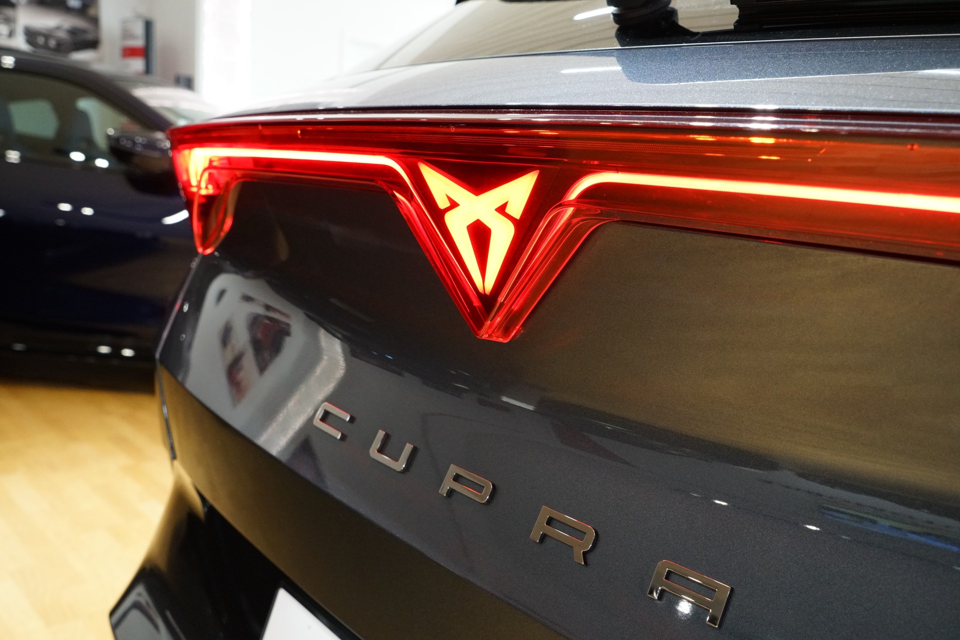 CUPRA Formentor 2.0TSI VZ 4Drive DSG 5-Jahre Gratis Service-image-8
