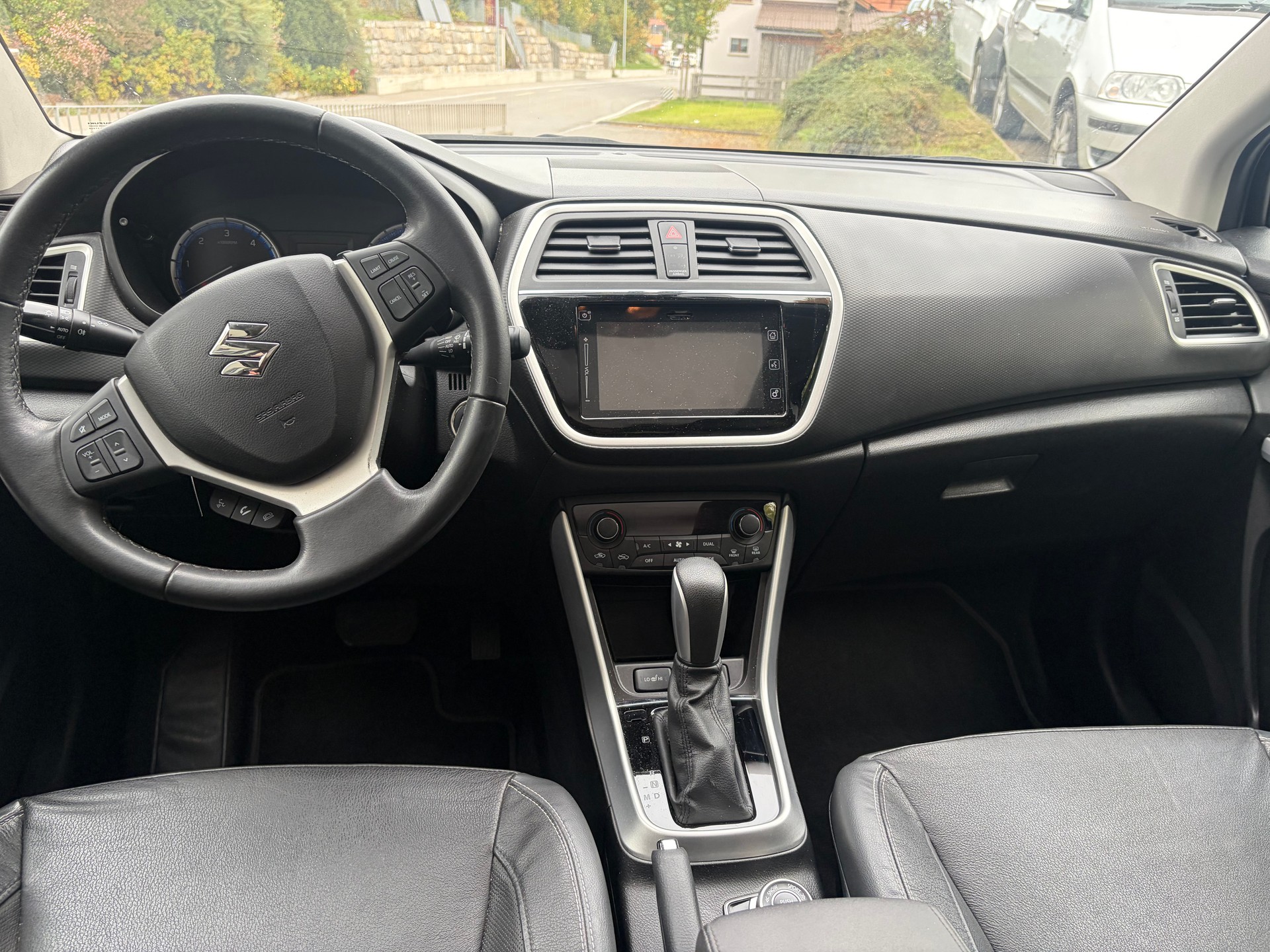 SUZUKI SX4 S-Cross 1.6 TD Sergio Cellano Top 4WD-image-8