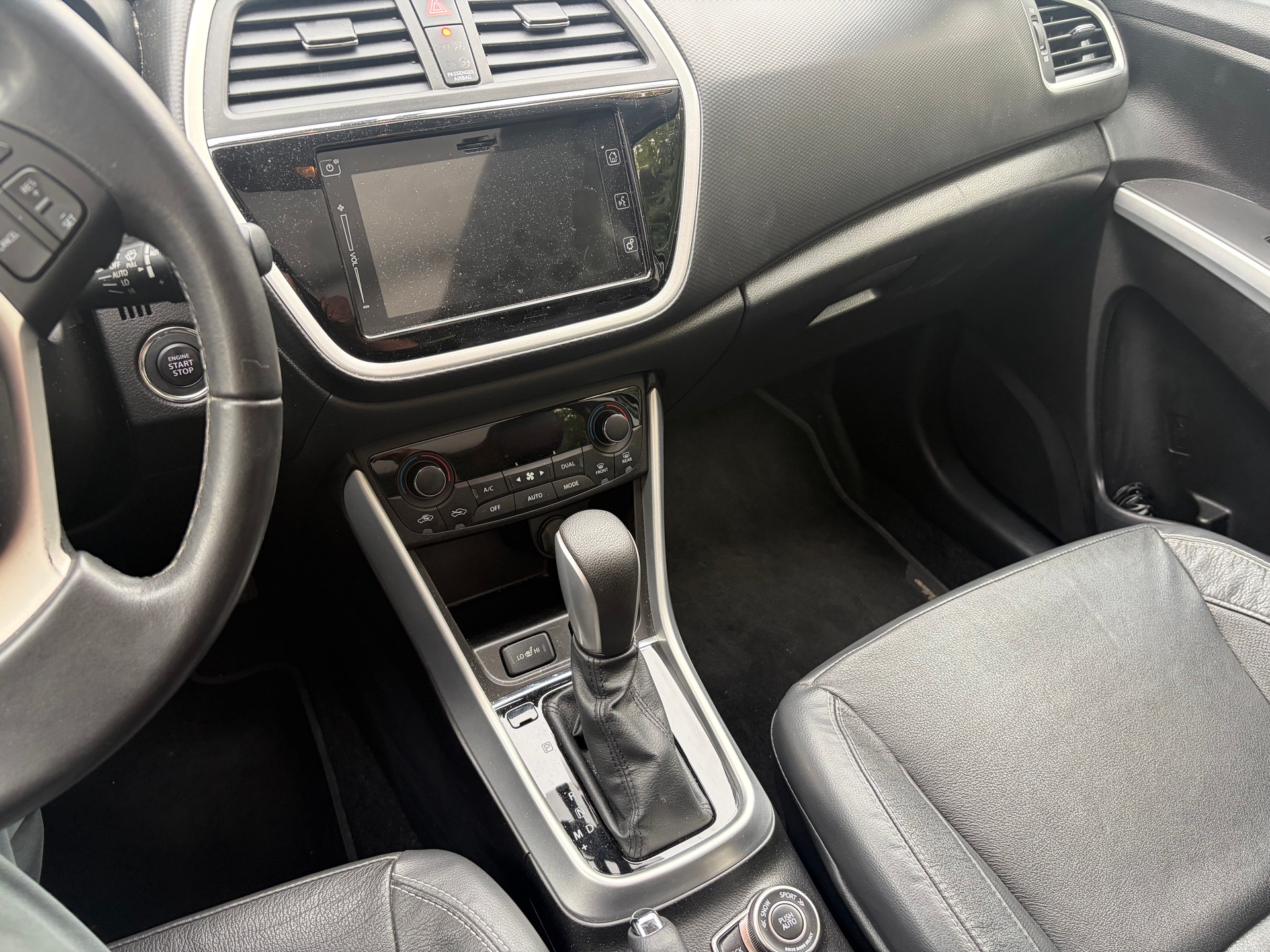 SUZUKI SX4 S-Cross 1.6 TD Sergio Cellano Top 4WD-image-9