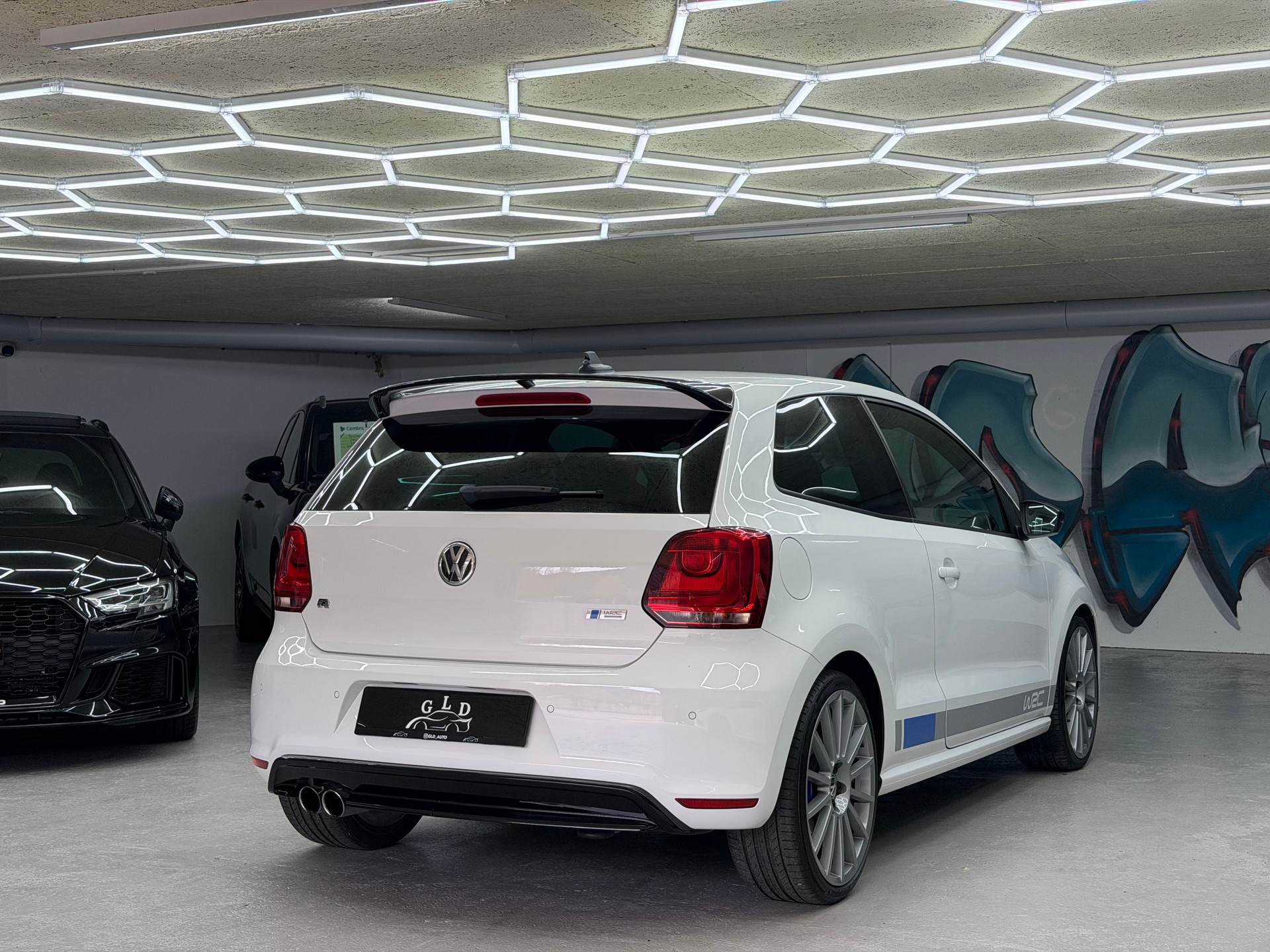 VW Polo 2.0 TSI R WRC * CH auto / état neuf *-image-7