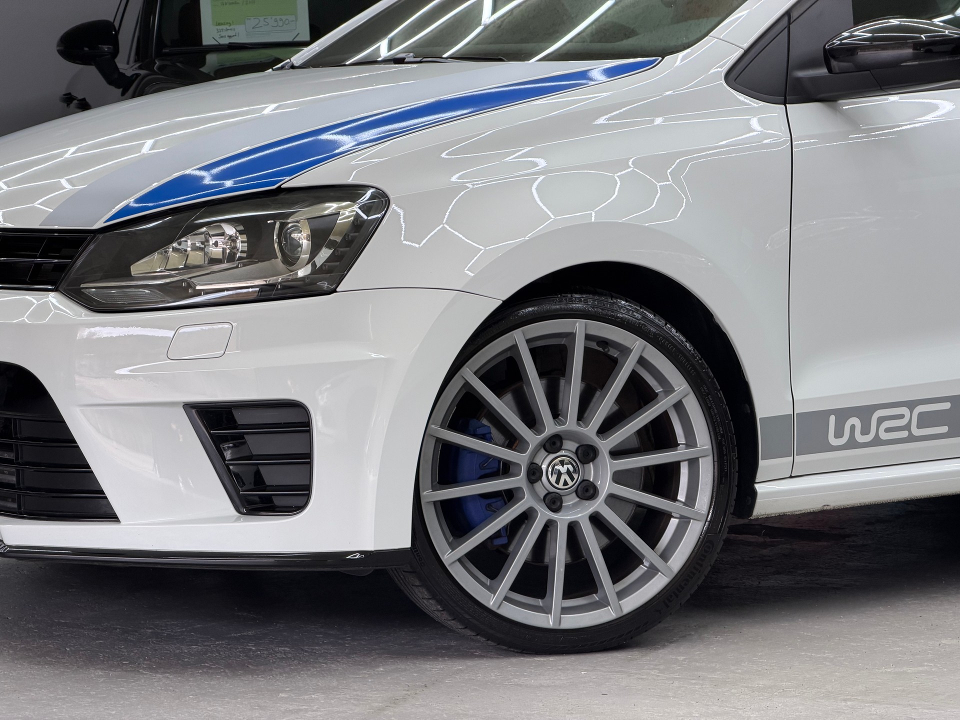 VW Polo 2.0 TSI R WRC * CH auto / état neuf *-image-2