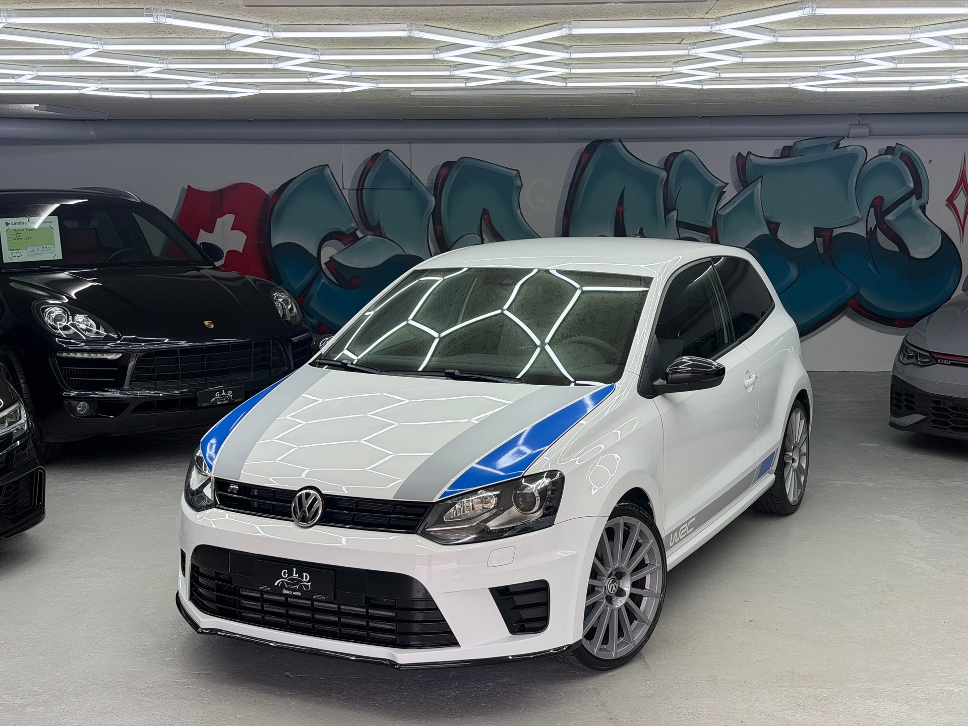 VW Polo 2.0 TSI R WRC * CH auto / état neuf *-image-1