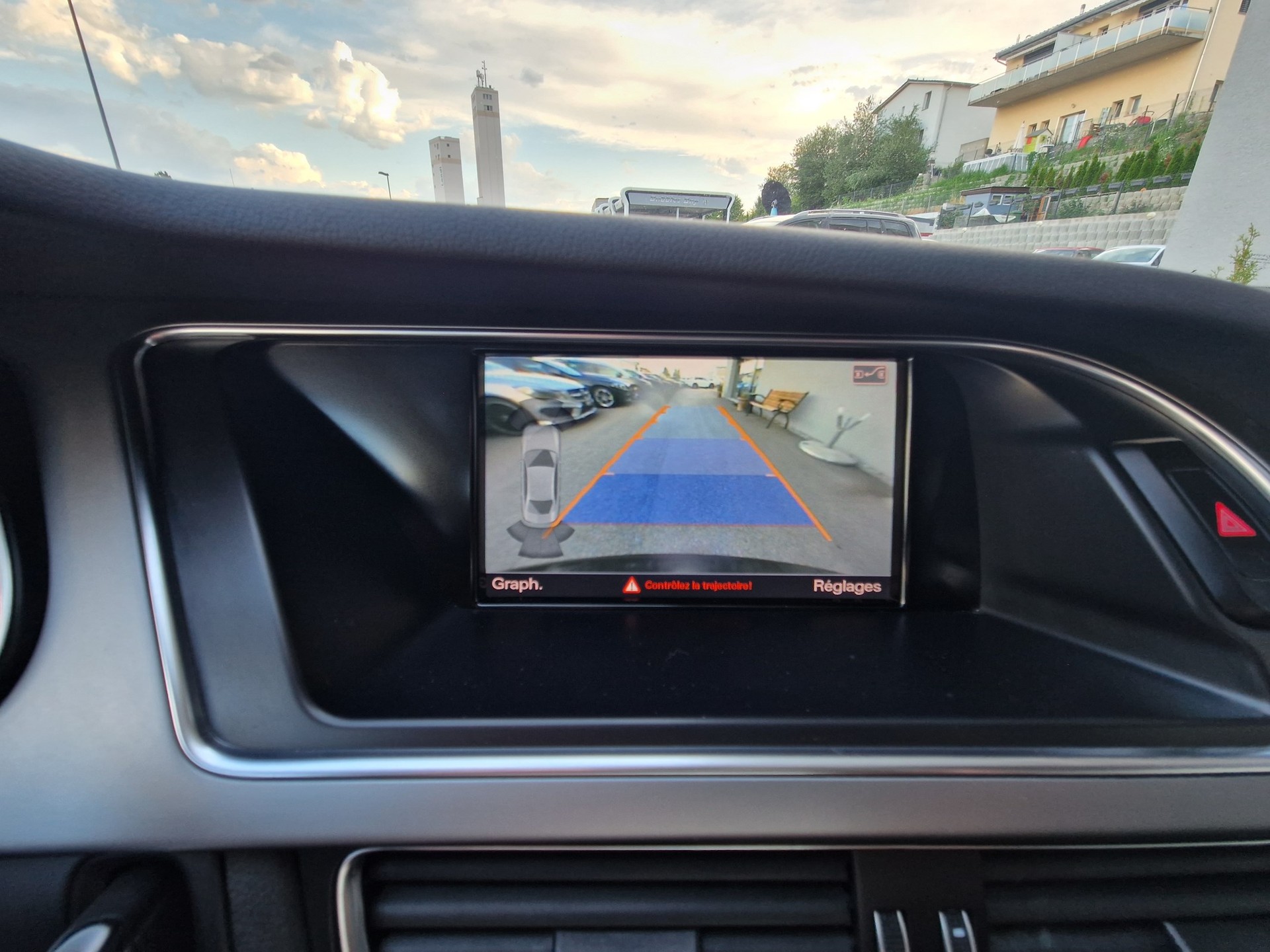 AUDI A4 2.0 TDI-image-13