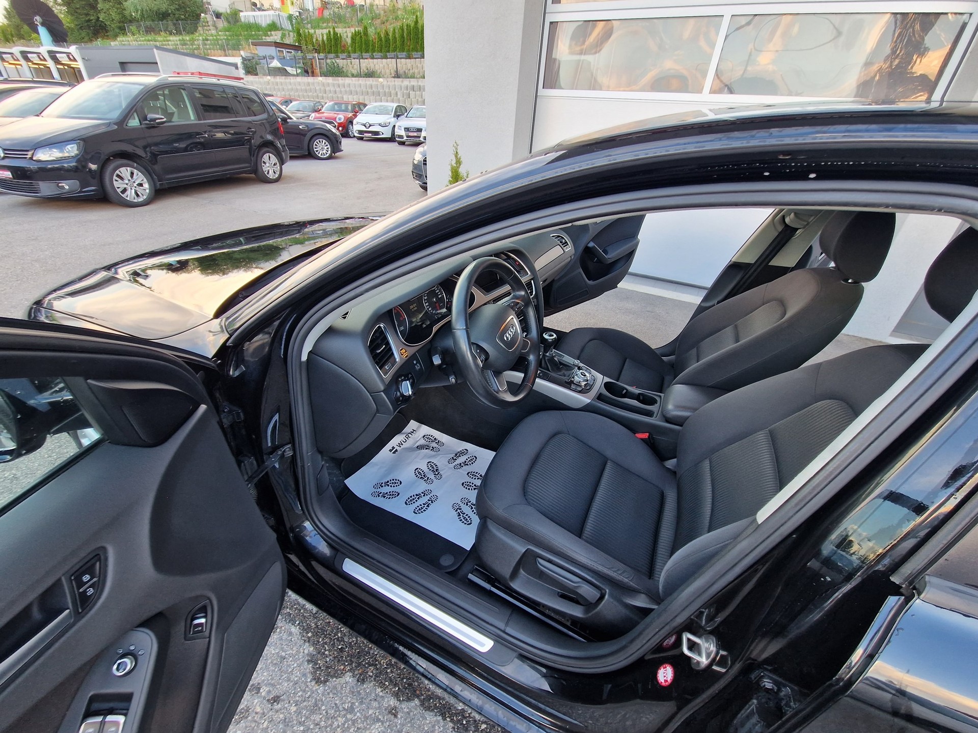 AUDI A4 2.0 TDI-image-6