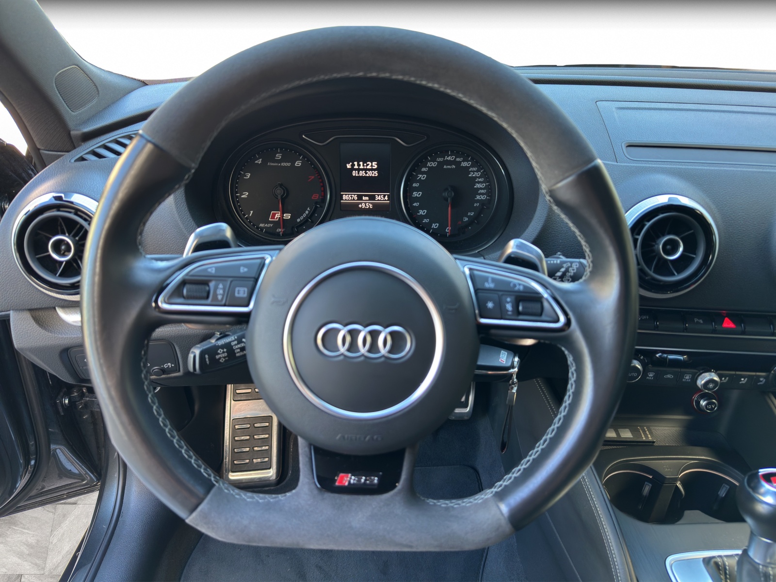 AUDI RS3 2.5 TSI quattro S-tronic-image-9