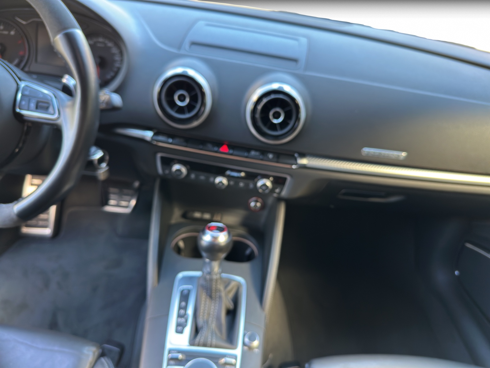 AUDI RS3 2.5 TSI quattro S-tronic-image-10
