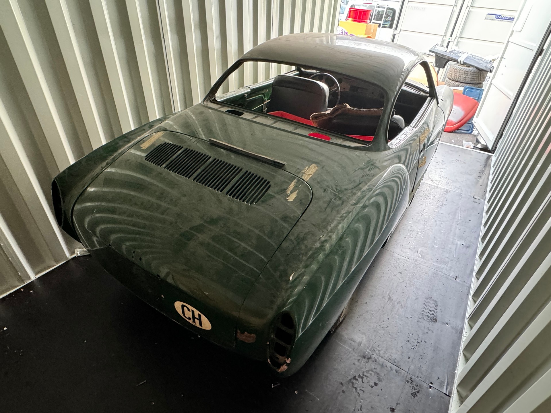 VW KARMANN-GHIA-image-2