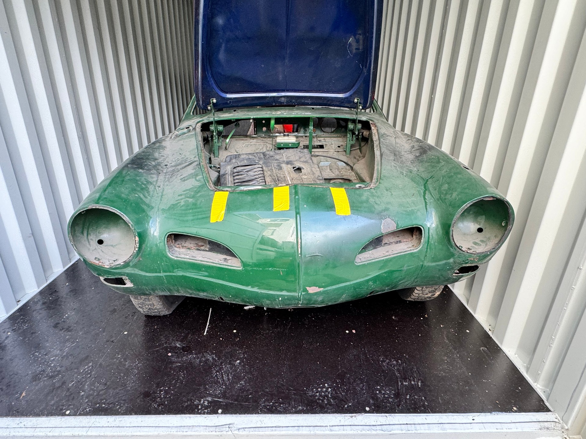 VW KARMANN-GHIA-image-4
