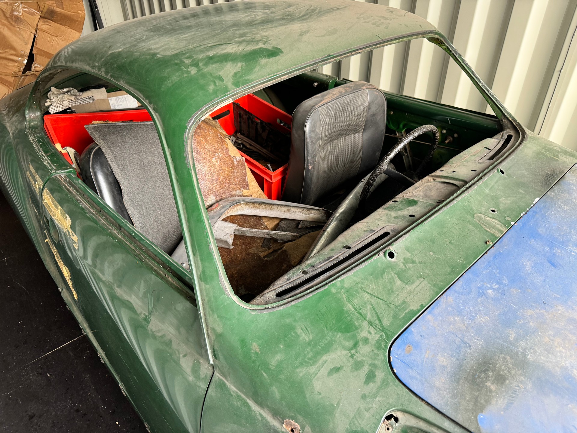 VW KARMANN-GHIA-image-1
