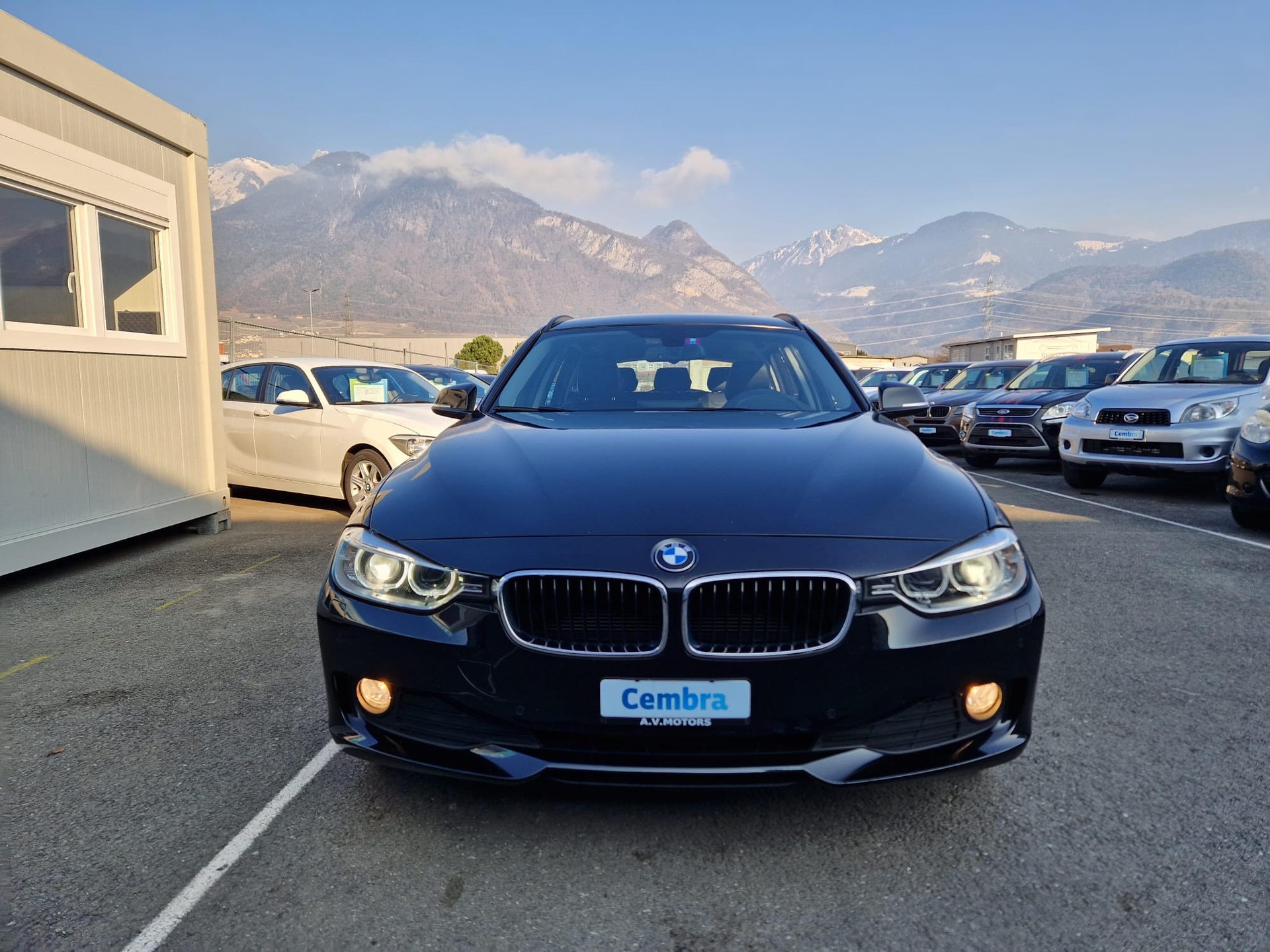 BMW 320d xDrive Touring Steptronic-image-2
